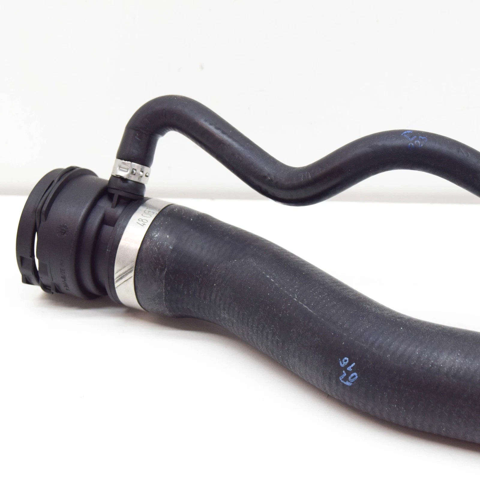 NEW BMW E65 E66 SEDAN RADIATOR COOLING SYSTEM WATER HOSE 2249459 17122249459