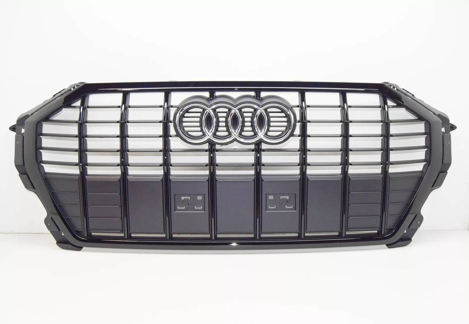 NEW AUDI Q3 F3 RADIATOR GRILLE 83A853651FCKA 83A853651F CKA ORIGINAL