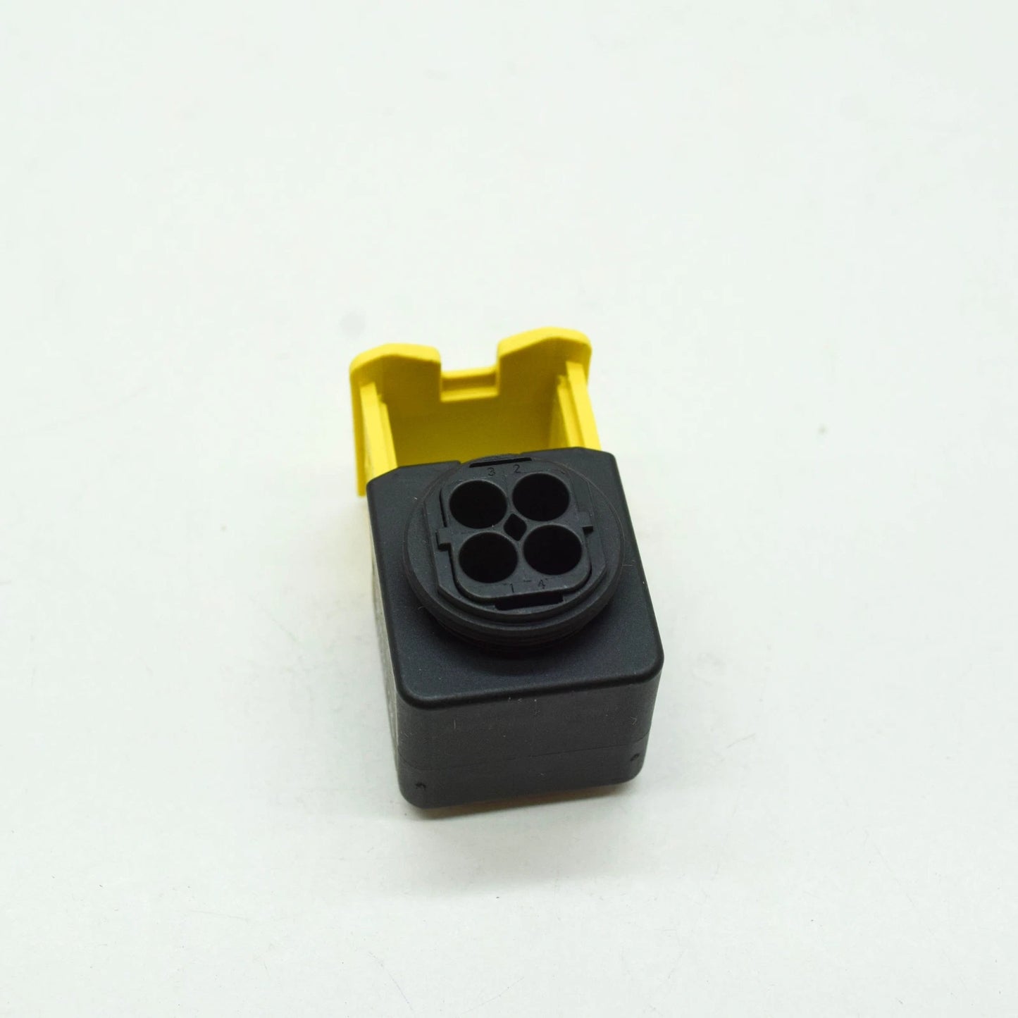 NEW AUDI A7 SPORTBACK 4G8 4 PIN FLAT CONTACT HOUSING 4G0973732 ORIGINAL