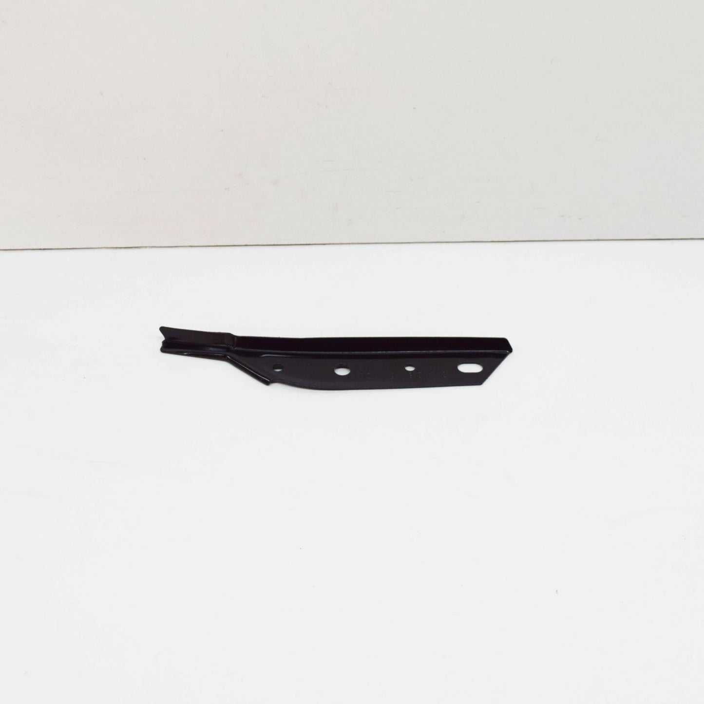 NEW MERCEDES-BENZ CLS C218 FRONT BUMPER LEFT MOUNTING RAIL A2188851121 ORIGINAL