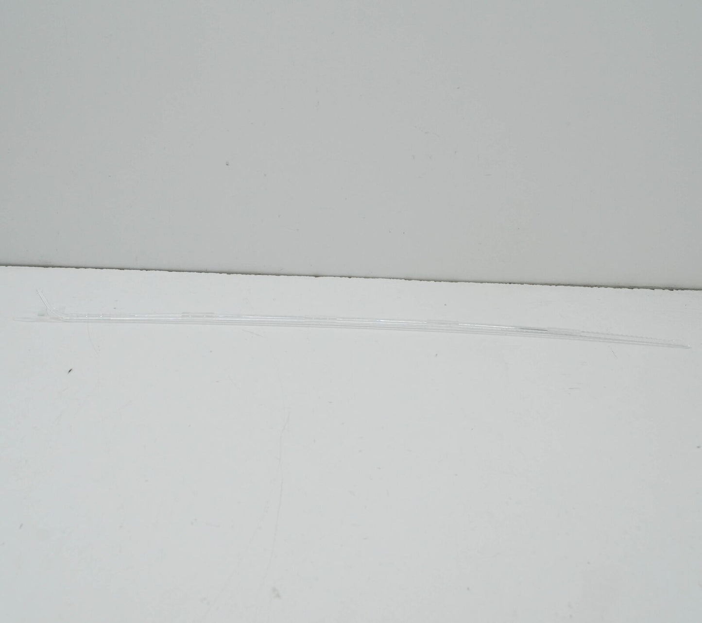 NEW MERCEDES-BENZ E-CLASS T-MODEL S212 REAR LEFT LIGHT GUIDE A2128250110