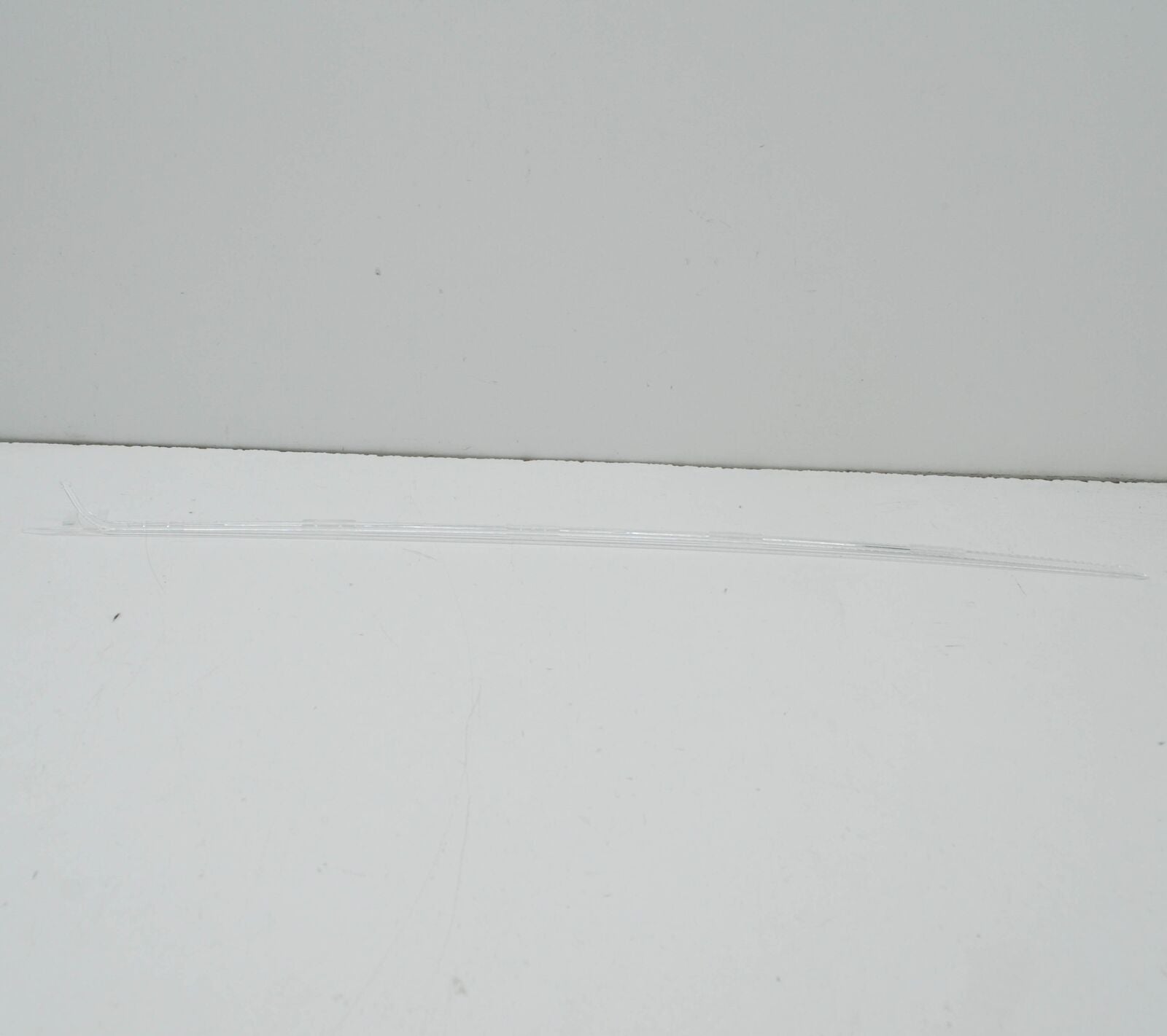 NEW MERCEDES-BENZ E-CLASS T-MODEL S212 REAR LEFT LIGHT GUIDE A2128250110