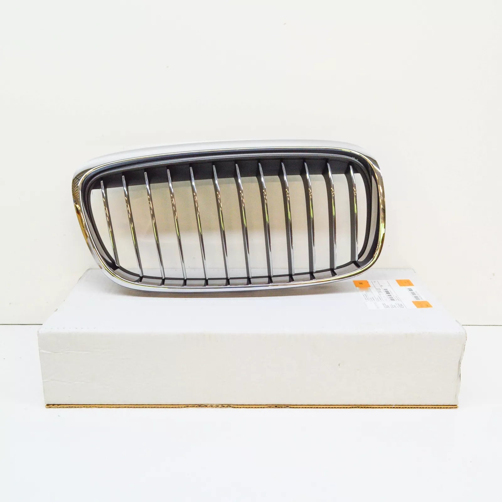NEW BMW 2 F45 FRONT RADIATOR RIGHT GRILLE LUXURY 51137379610 7379610 ORIGINAL