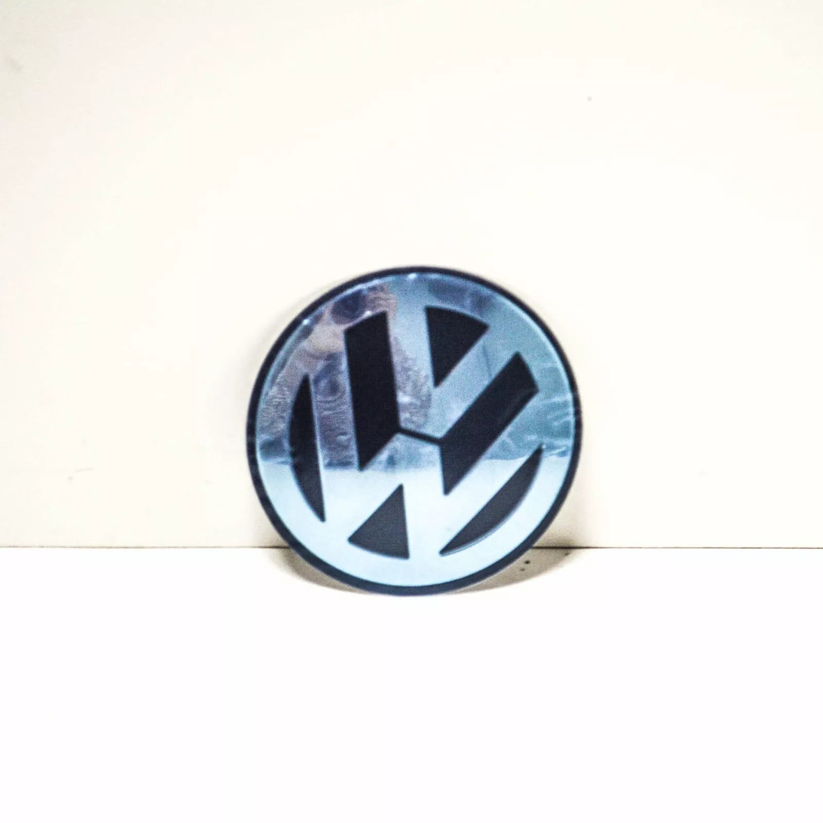 NEW VOLKSWAGEN GOLF MK5 ENGINE COVER EMBLEM 06F103940 ORIGINAL