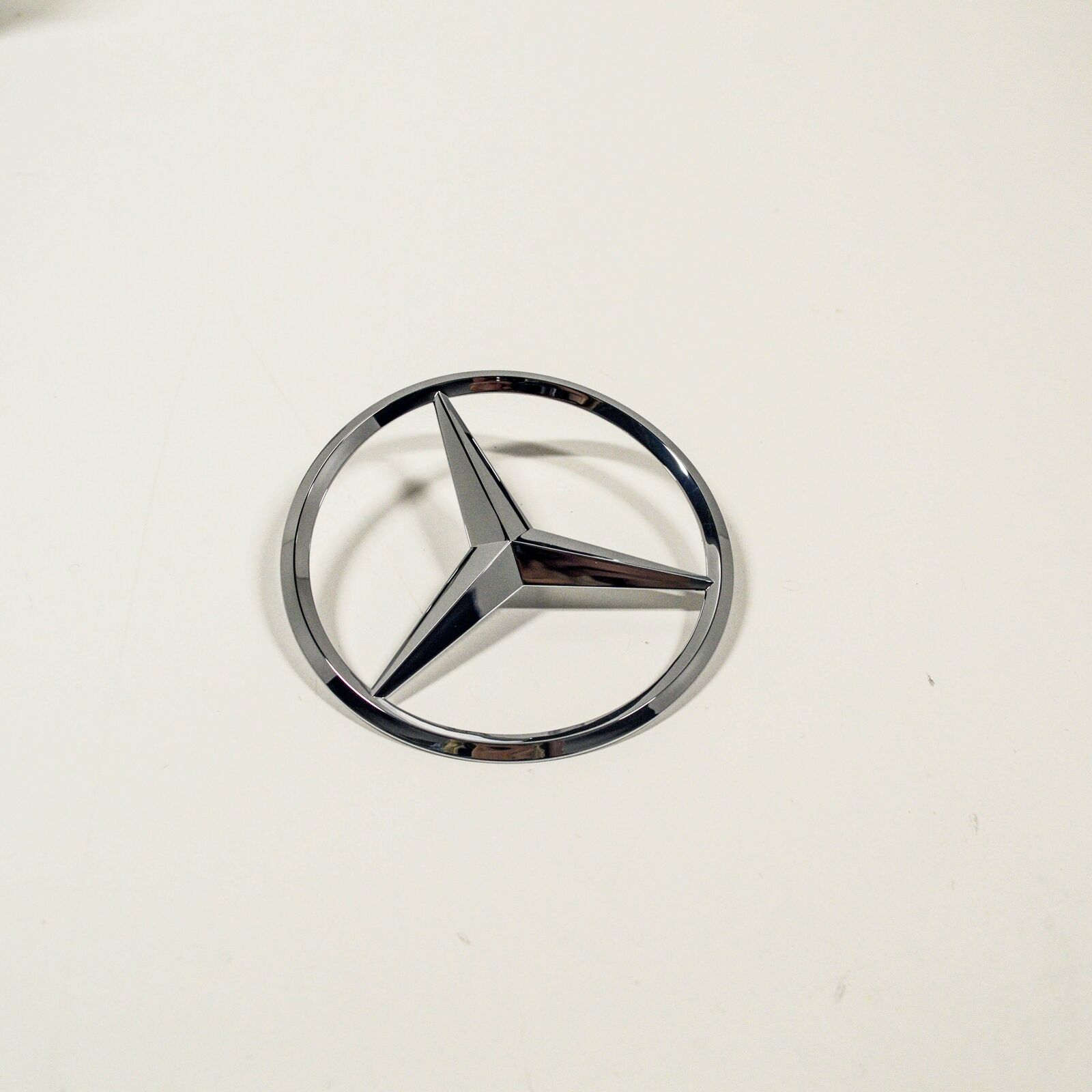NEW MERCEDES-BENZ C W205 REAR BOOT STAR BADGE EMBLEM A2058174500 ORIGINAL