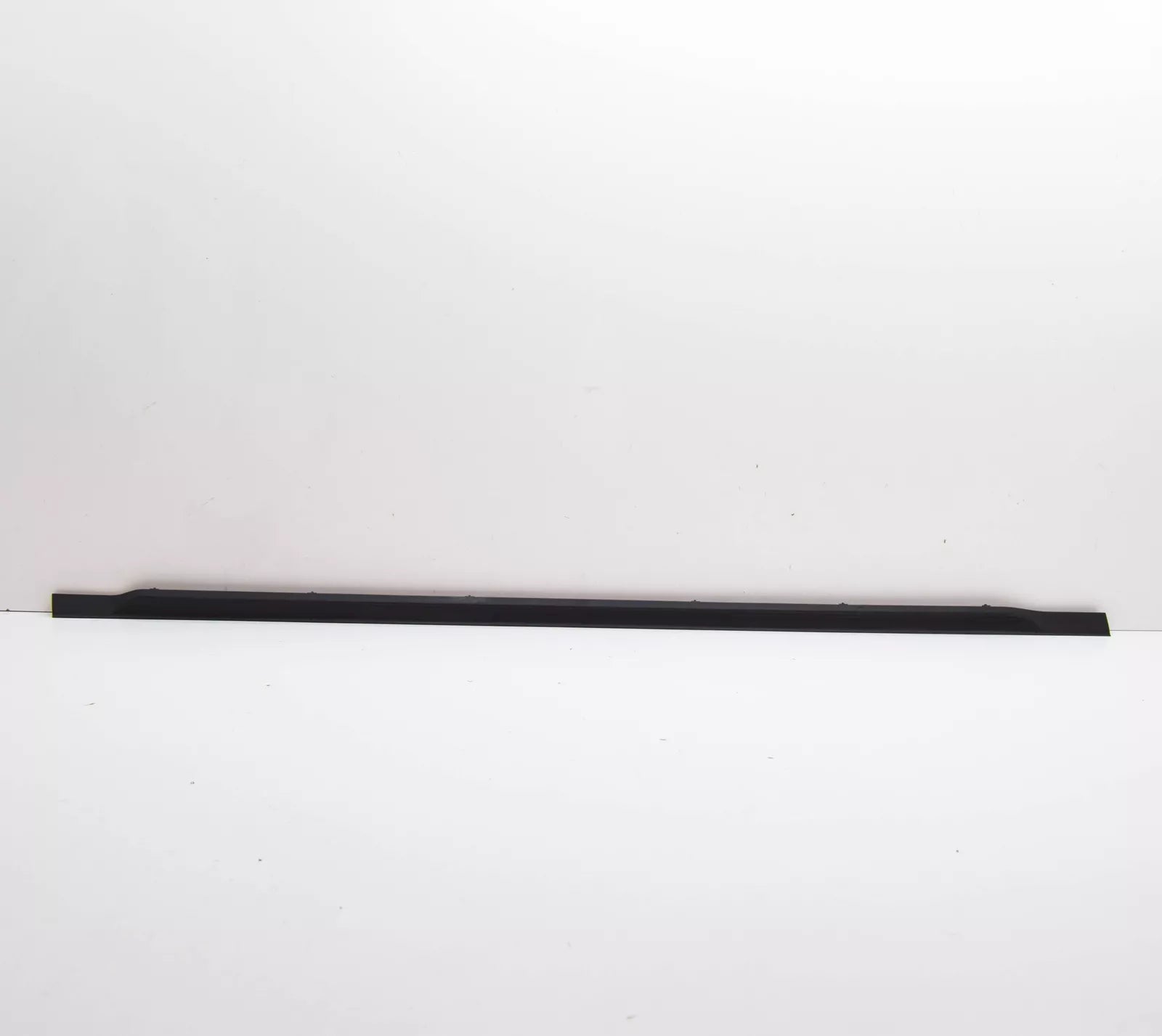 NEW MERCEDES-BENZ S-CLASS W222 FRONT RIGHT DOOR SEAL A2226900270 ORIGINAL