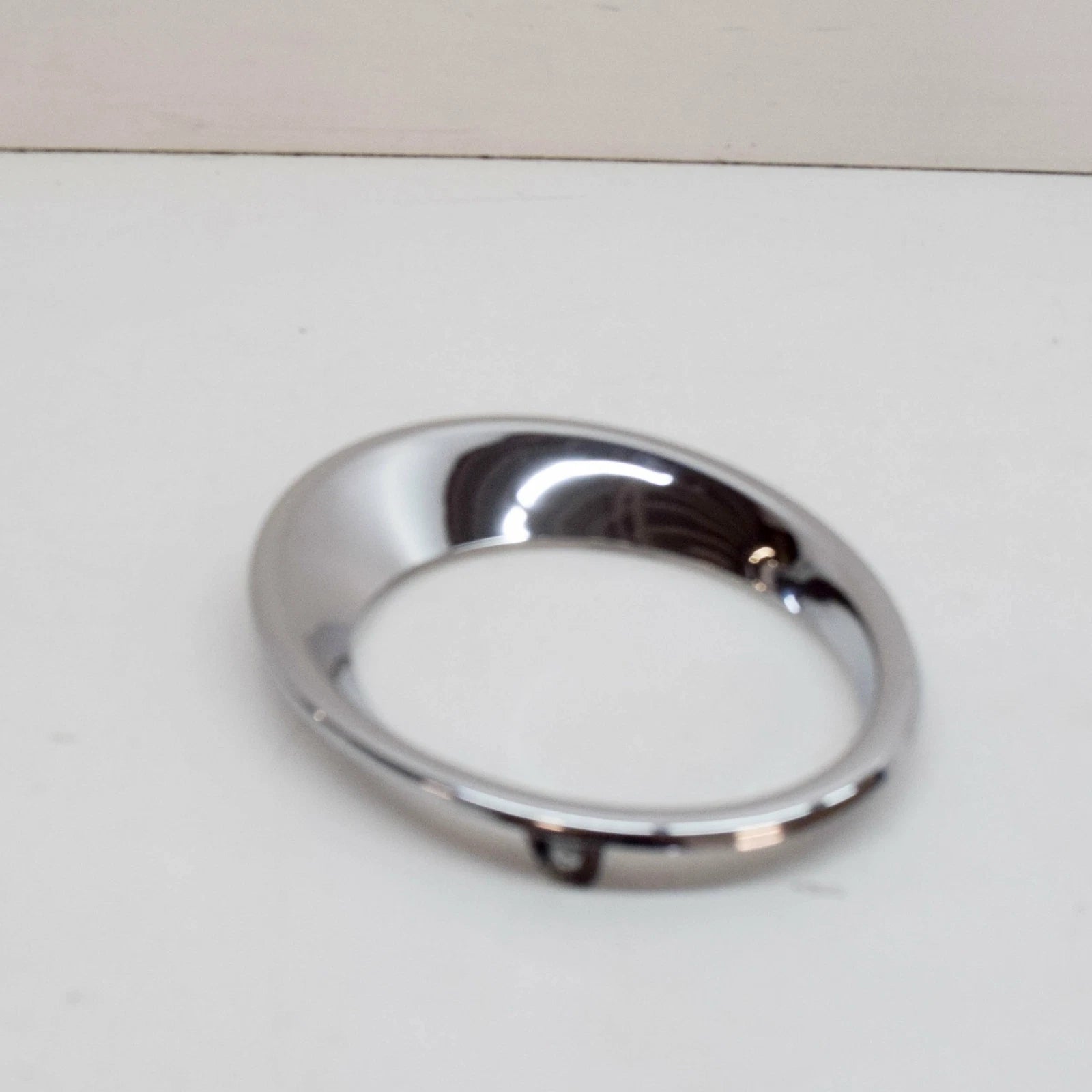 NEW VW UP! FRONT RIGHT FOG LIGHT SURROUND RING TRIM 1S0853400A2ZZ