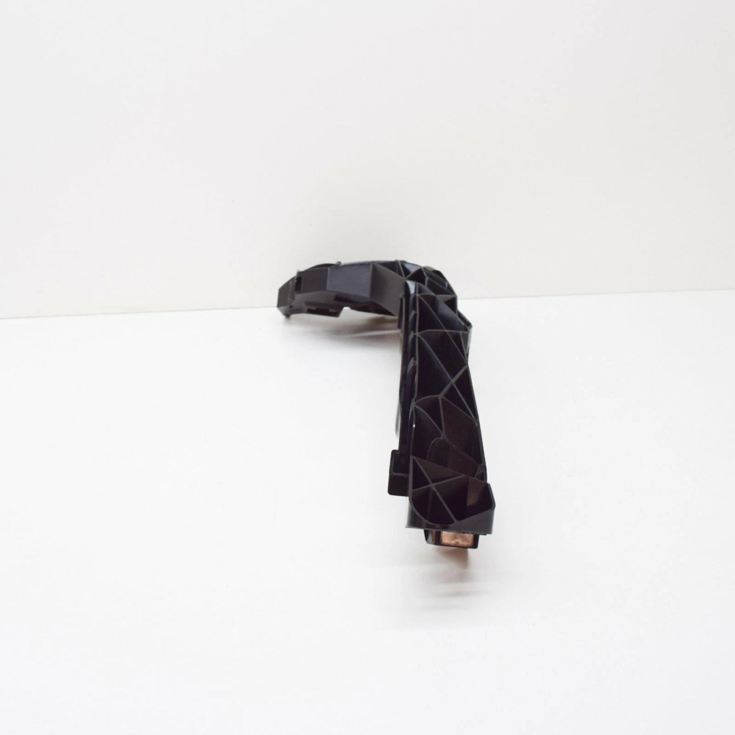 NEW AUDI Q2 FRONT RIGHT MAIN BEAM HEADLIGHT MOUNTING 81A805608C ORIGINAL