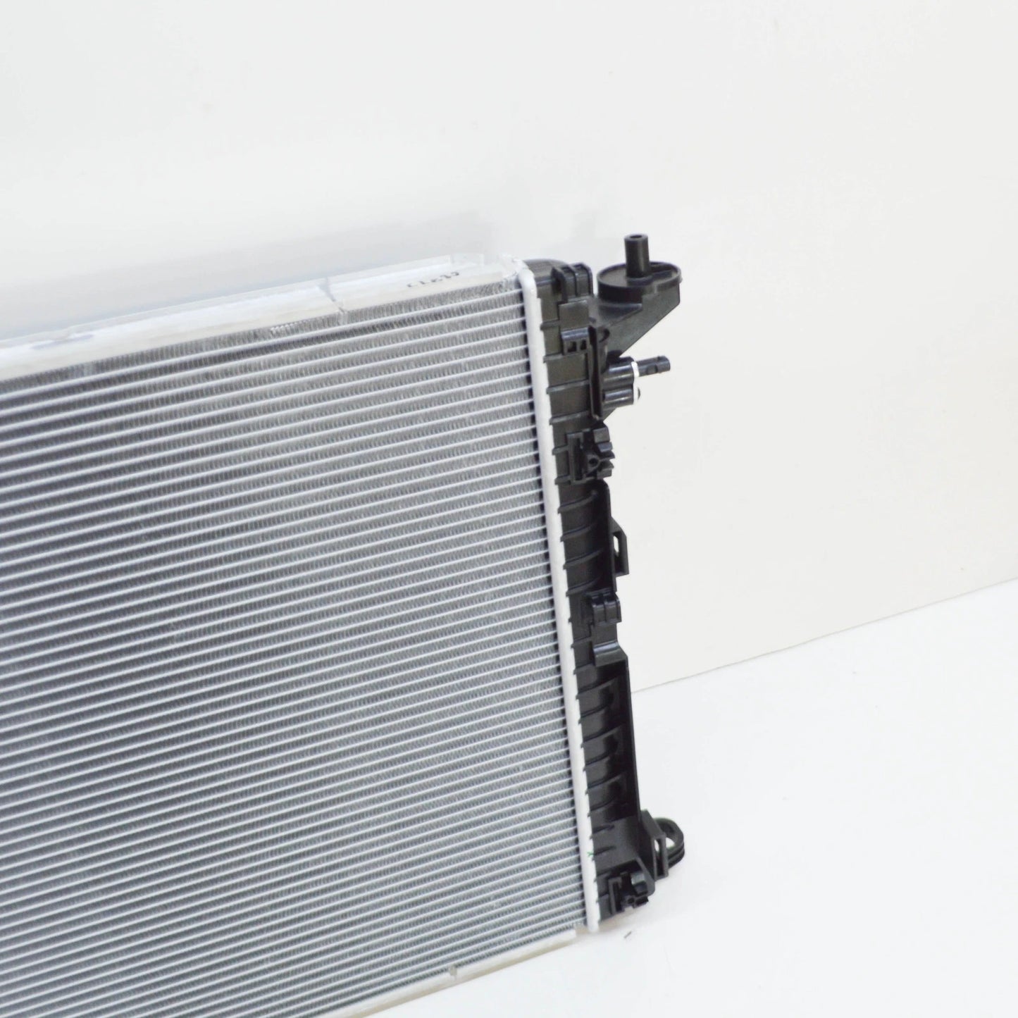 NEW AUDI S4 B9 COOLING RADIATOR 8W0121251H ORIGINAL