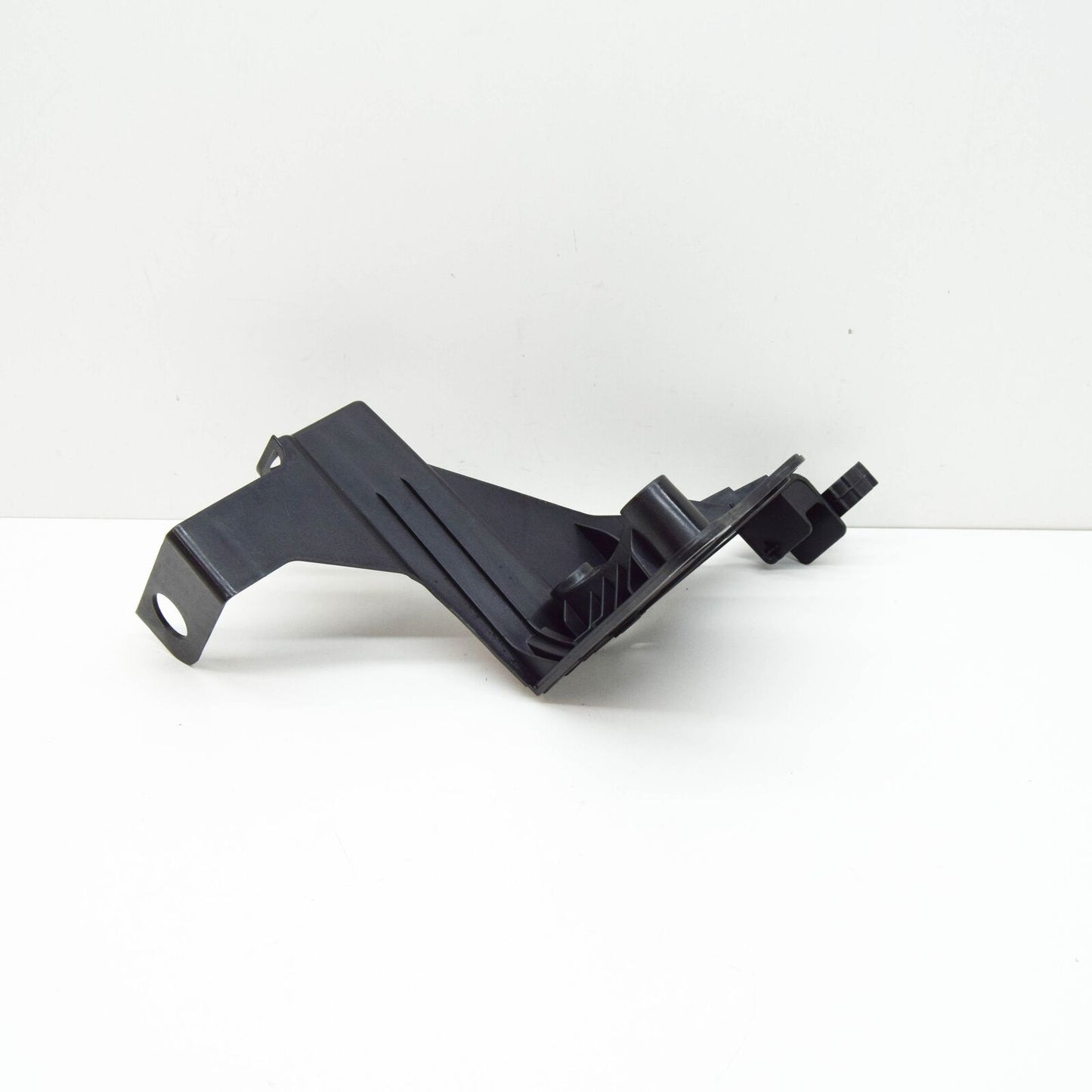 NEW AUDI A6 4A C8 ENGINE COOLANT PUMP BRACKET 4K0145879R ORIGINAL