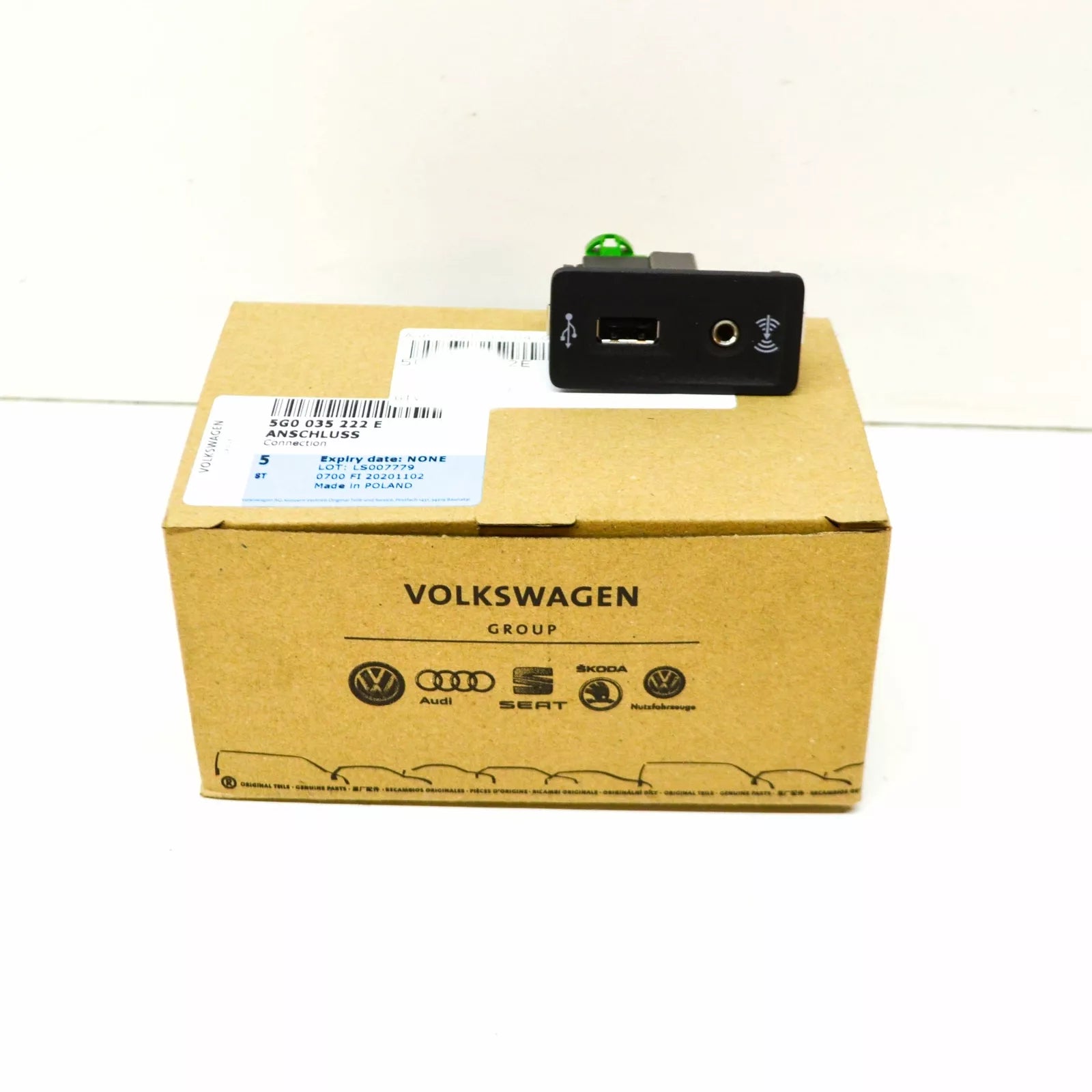 NEW VW BEETLE A5 USB AND AUX IN CONNECTION 5G0035222E