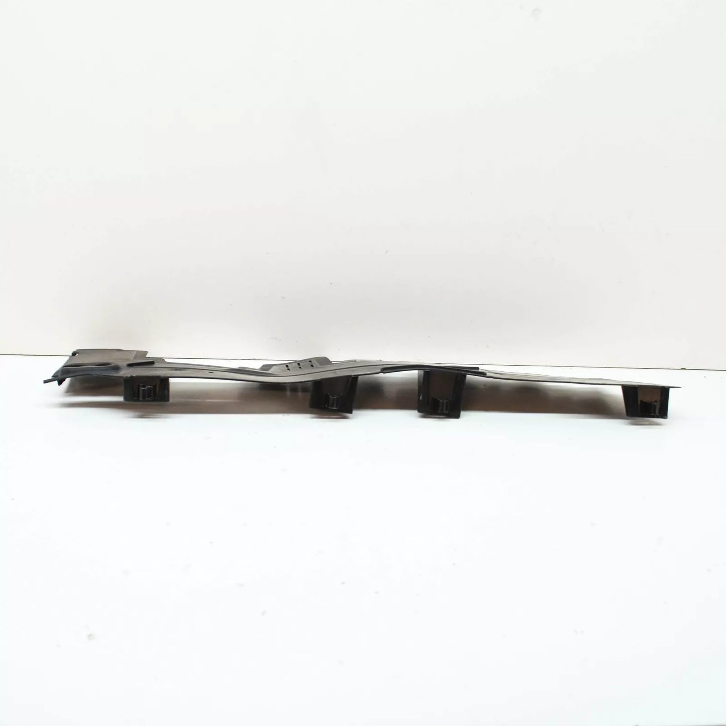 NEW VOLKSWAGEN CRAFTER SZ LEFT RADIATOR AIR DUCT 7C0805639