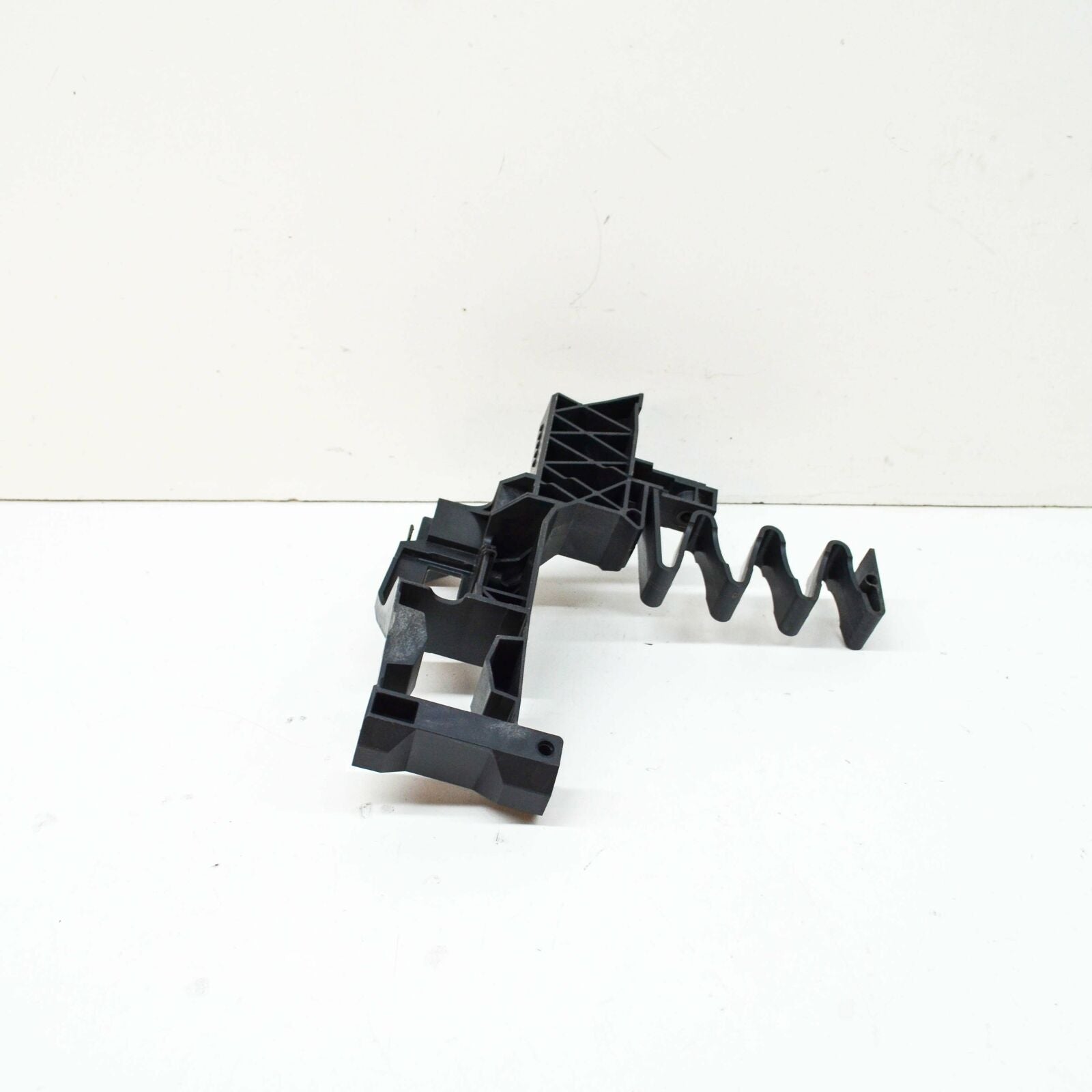 NEW AUDI A6 S6 C8 FRONT RIGHT HEADLIGHT BRACKET MOUNT HOLDER 4K0805608 ORIGINAL