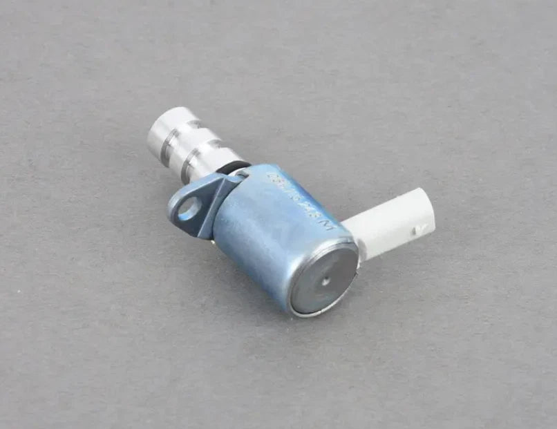NEW VW SCIROCCO MK3 VARIABLE TIMING CAMSHAFT CONTROL VALVE 06H115243M ORIGINAL