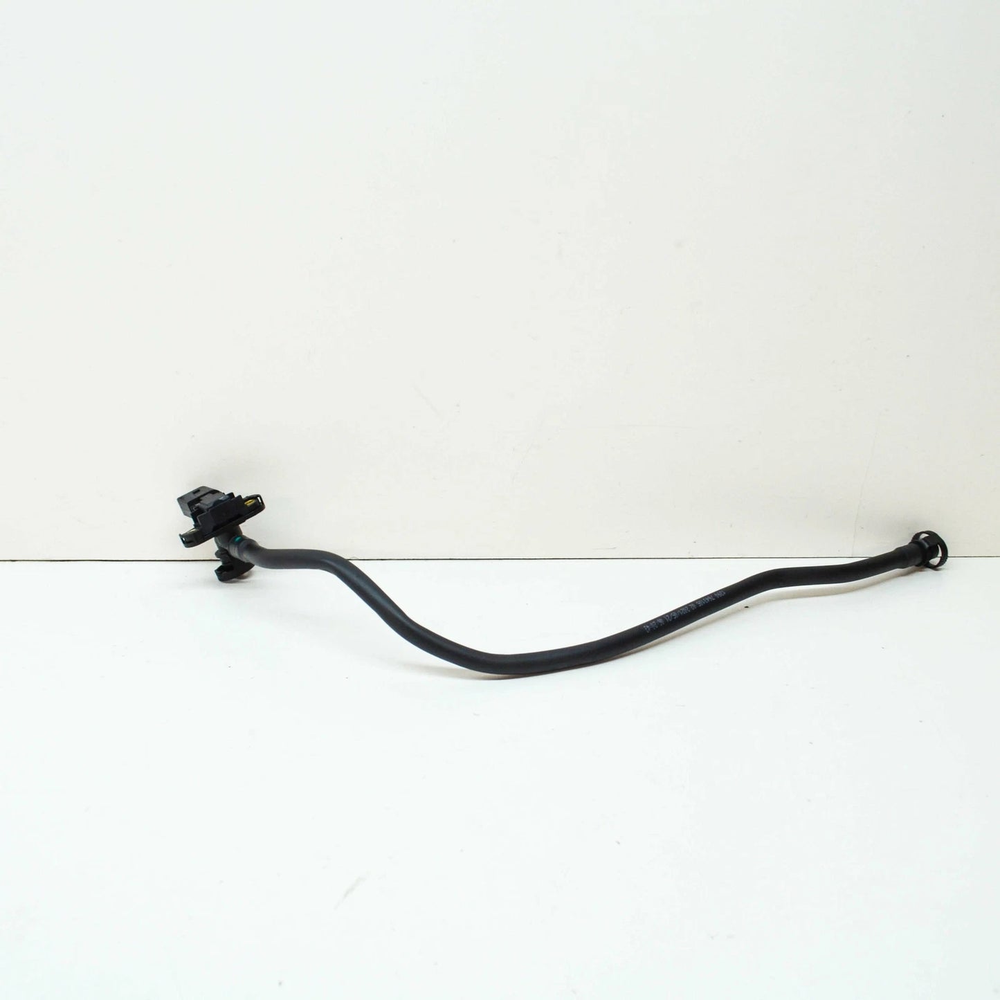 NEW BMW 3 F30 FUEL TANK EVAPORATOR W PRESSURE LINE 13907643105 ORIGINAL