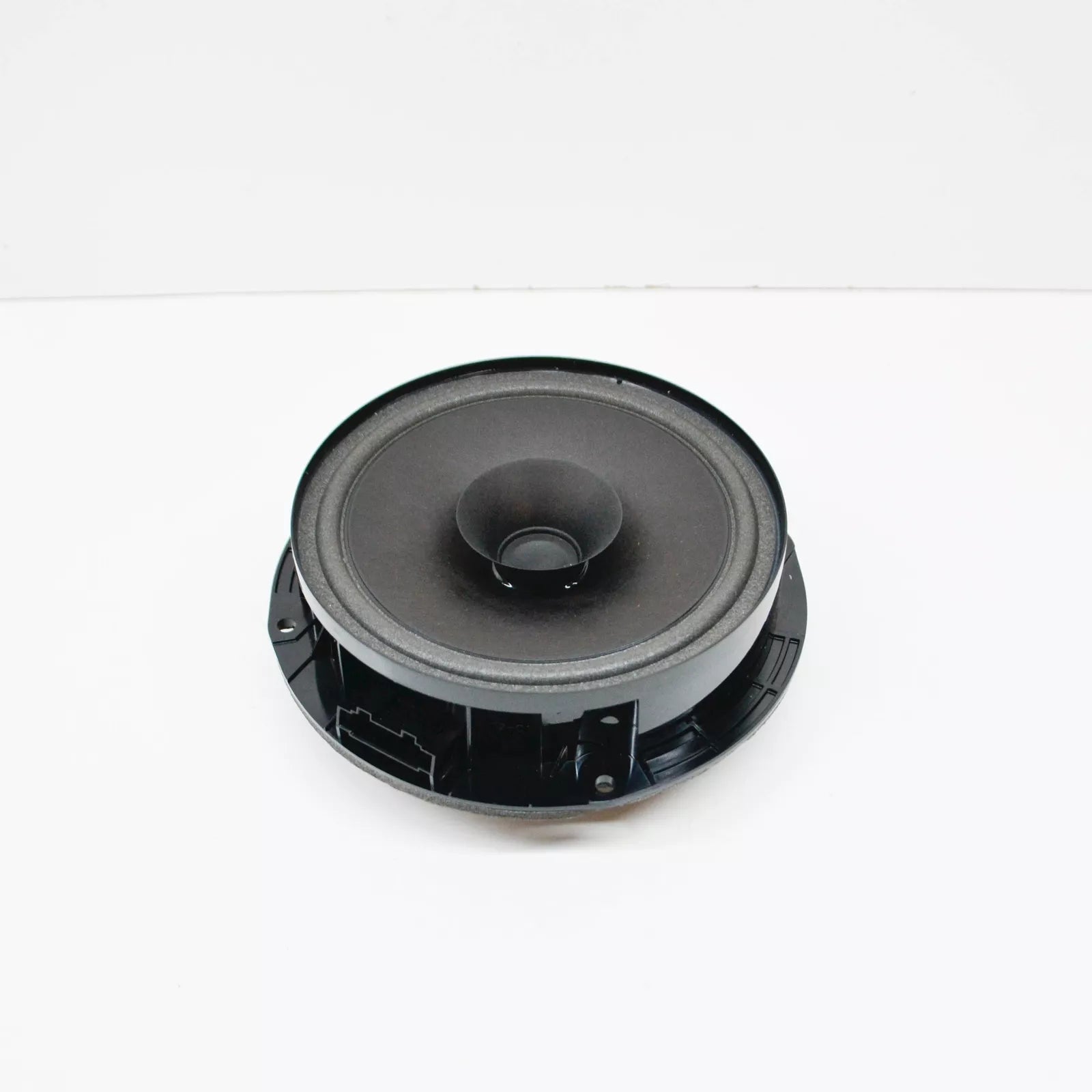 NEW VOLKSWAGEN JETTA MK6 REAR DOOR SPEAKER 5C6035710A