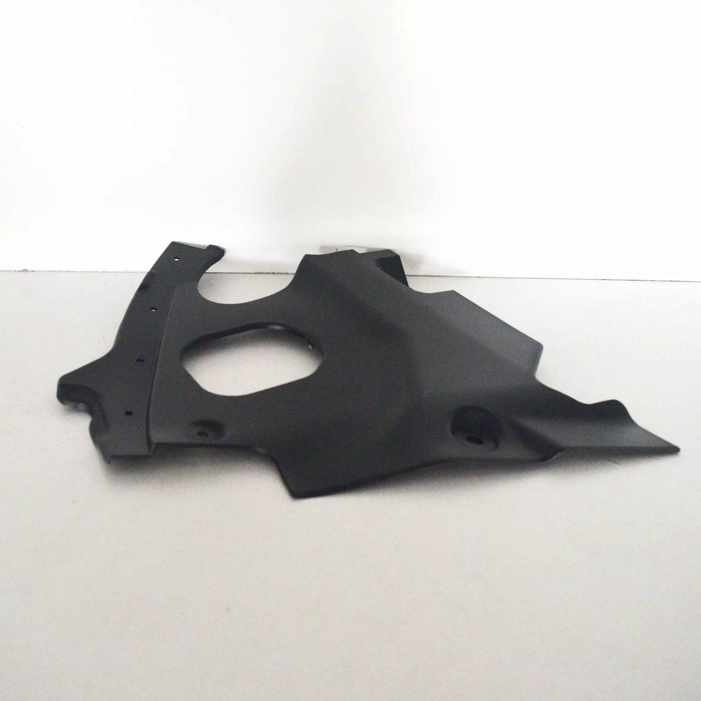 NEW BMW X3 G01 UPPER RIGHT ENGINE COMPARTMENT COVER 51767397490 ORIGINAL