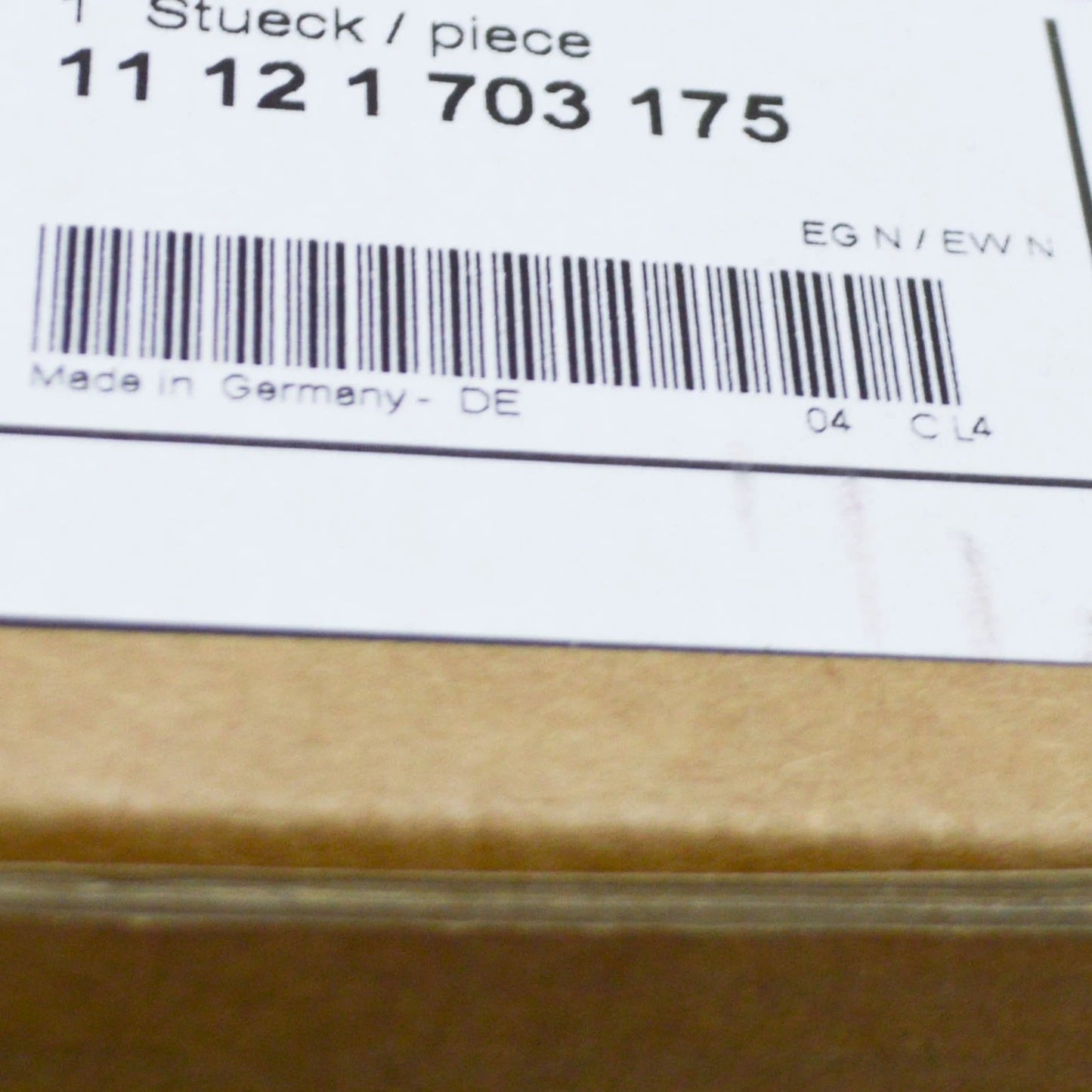 NEW BMW 7 E38 ENGINE VALVE COVER 11121703175 1703175 ORIGINAL