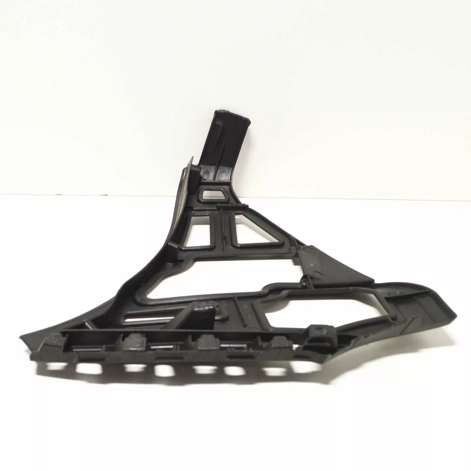 NEW VOLKSWAGEN EOS FRONT BUMPER RIGHT SIDE GUIDE 1Q0807178A