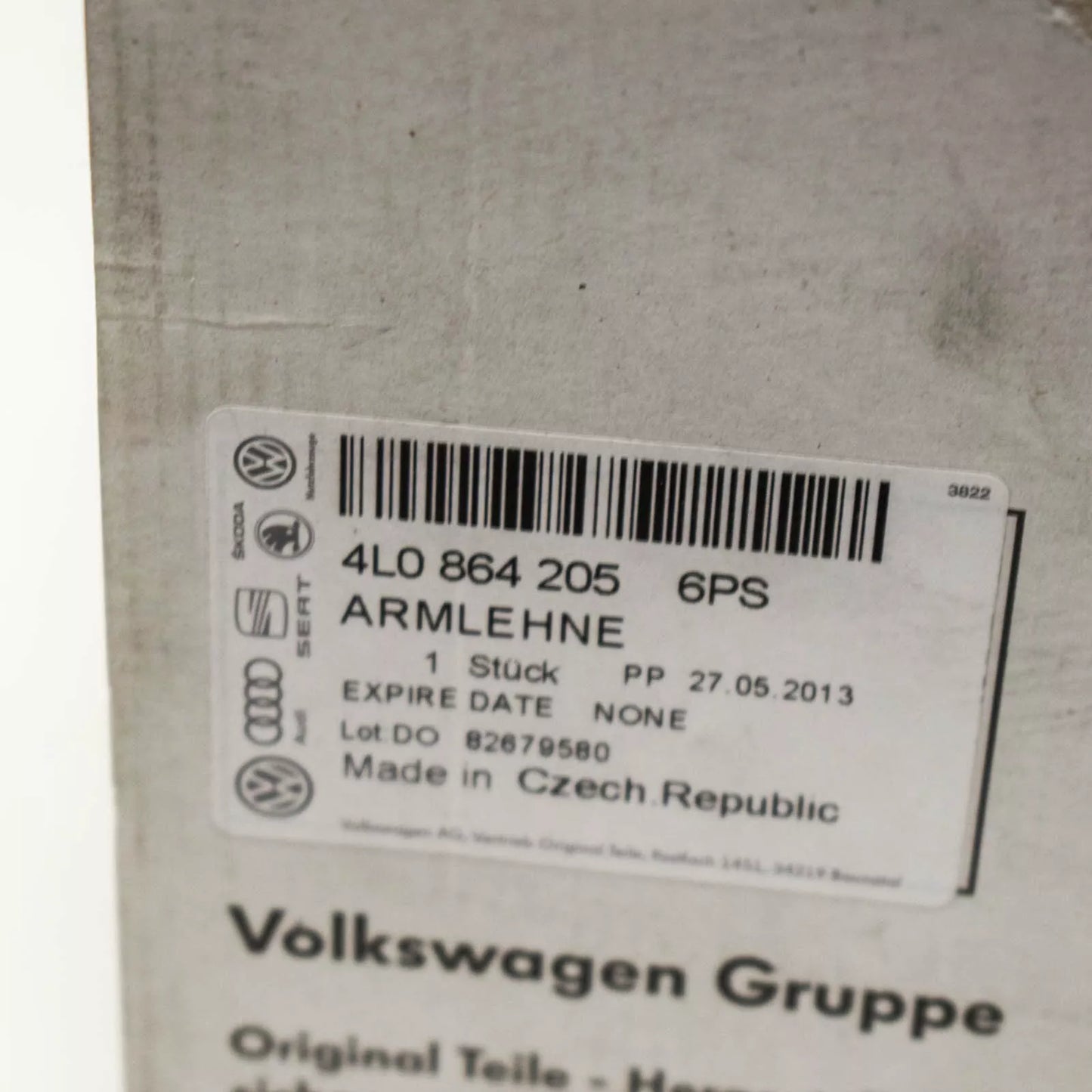 NEW AUDI Q7 4L FRONT CENTER CONSOLE ARMREST 4L08642056PS 2015 ORIGINAL