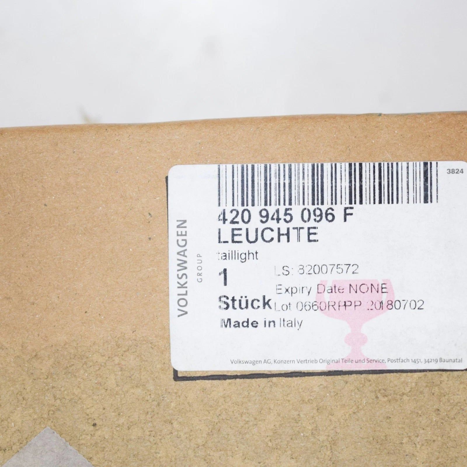 NEW AUDI R8 REAR RIGHT TAILLIGHT 420945096F ORIGINAL