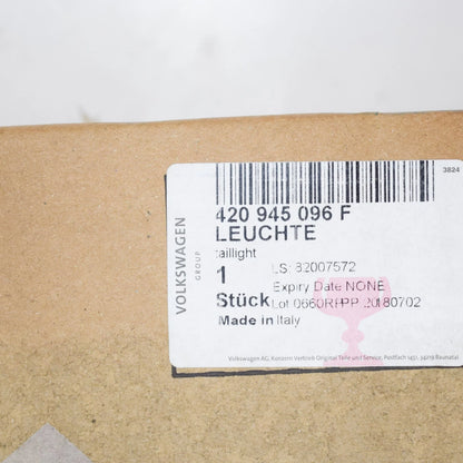 NEW AUDI R8 REAR RIGHT TAILLIGHT 420945096F ORIGINAL