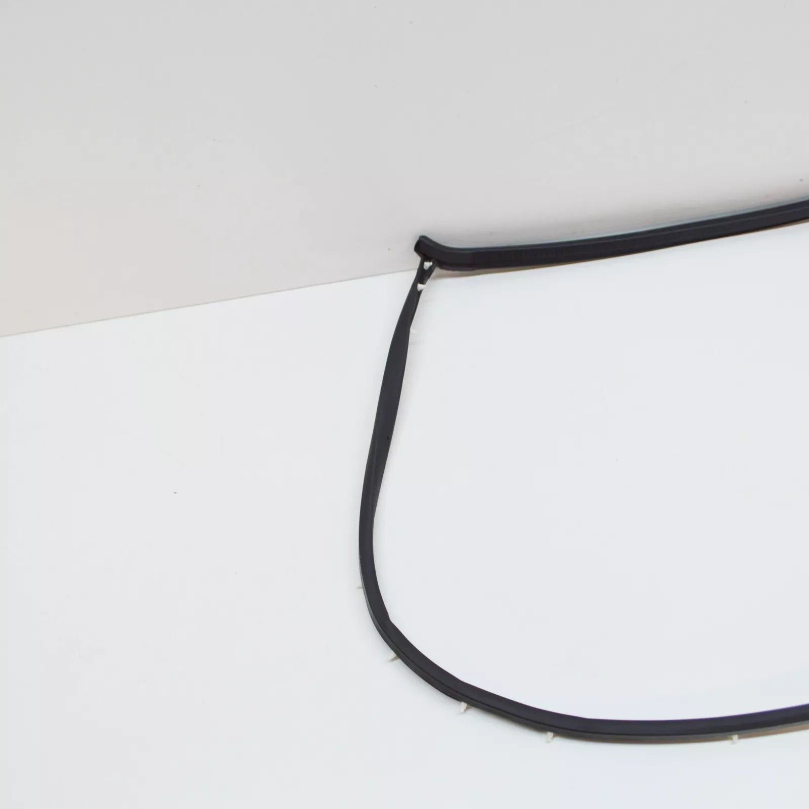 NEW AUDI Q7 4L REAR LEFT SEAL FOR SILL PANEL 4L0839119D