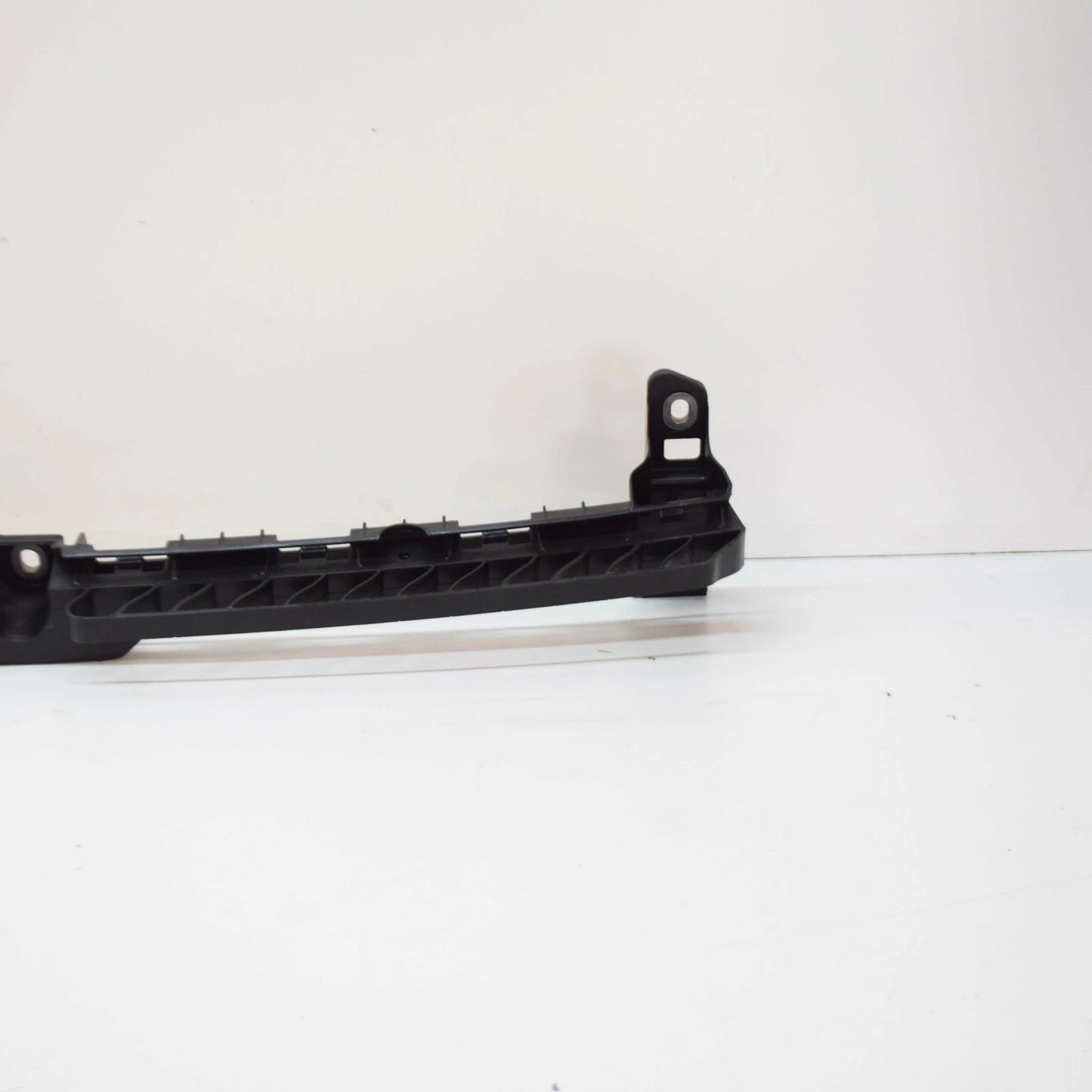 NEW VW GOLF MK7 RADIATOR SUPPORT FRONT CENTER GUIDE SECTION 5G0805705M