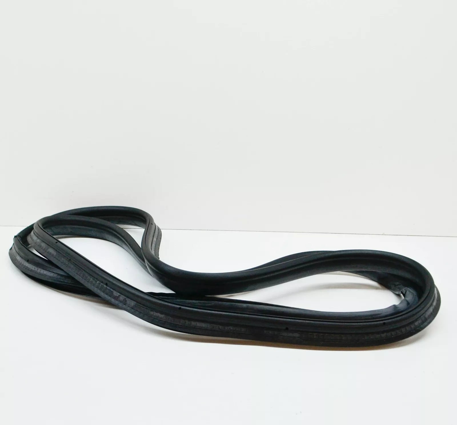 NEW MERCEDES-BENZ ML W164 REAR PANEL DOOR SEAL A1647401178 ORIGINAL