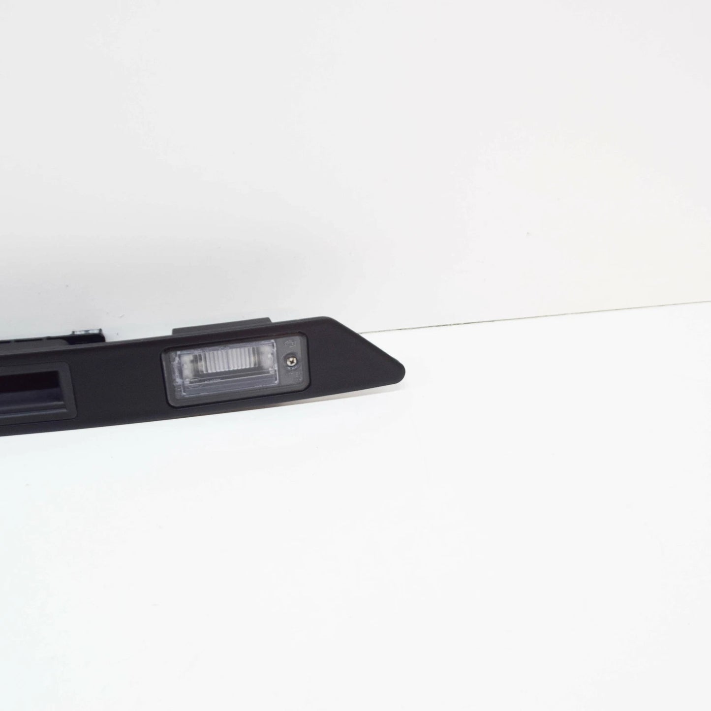 NEW AUDI A3 8P REAR LID GRIP MOLDING 8P48275743FZ