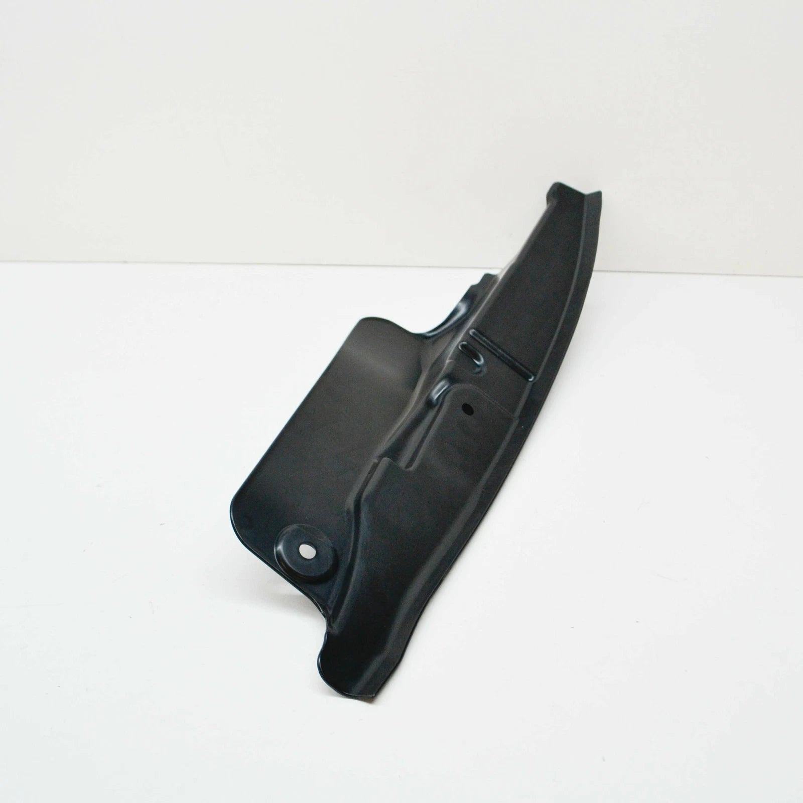 NEW VOLKSWAGEN JETTA A5 FRONT RIGHT FENDER CLOSING ELEMENT 1K5821112A ORIGINAL