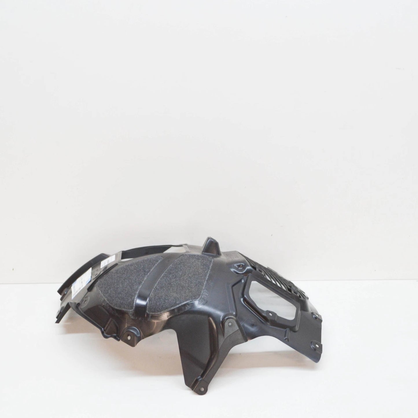 NEW BMW 8 G14 FRONT LEFT WHEEL HOUSING COVER FRONT PART 51717374735 ORIGINAL