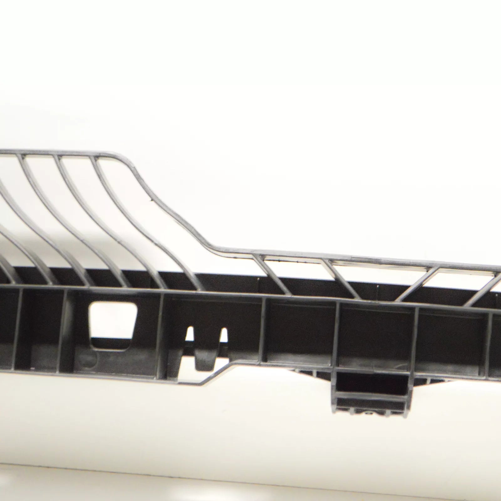 NEW VW TIGUAN 5N FRONT UPPER RADIATOR SUPPORT ACCESS COVER 5NN805705F