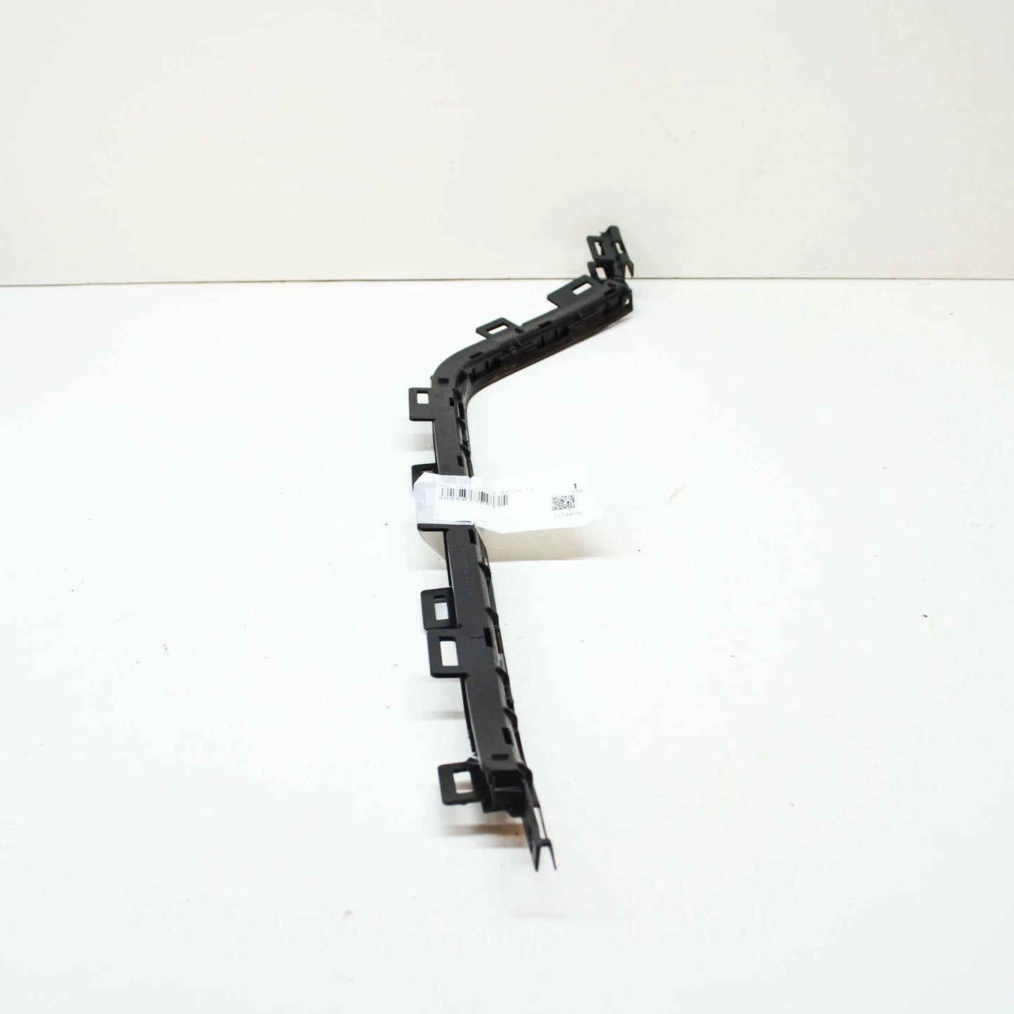NEW VW PASSAT ALLTRACK B8 REAR LEFT BUMPER BRACKET GUIDE 3G9807355A ORIGINAL