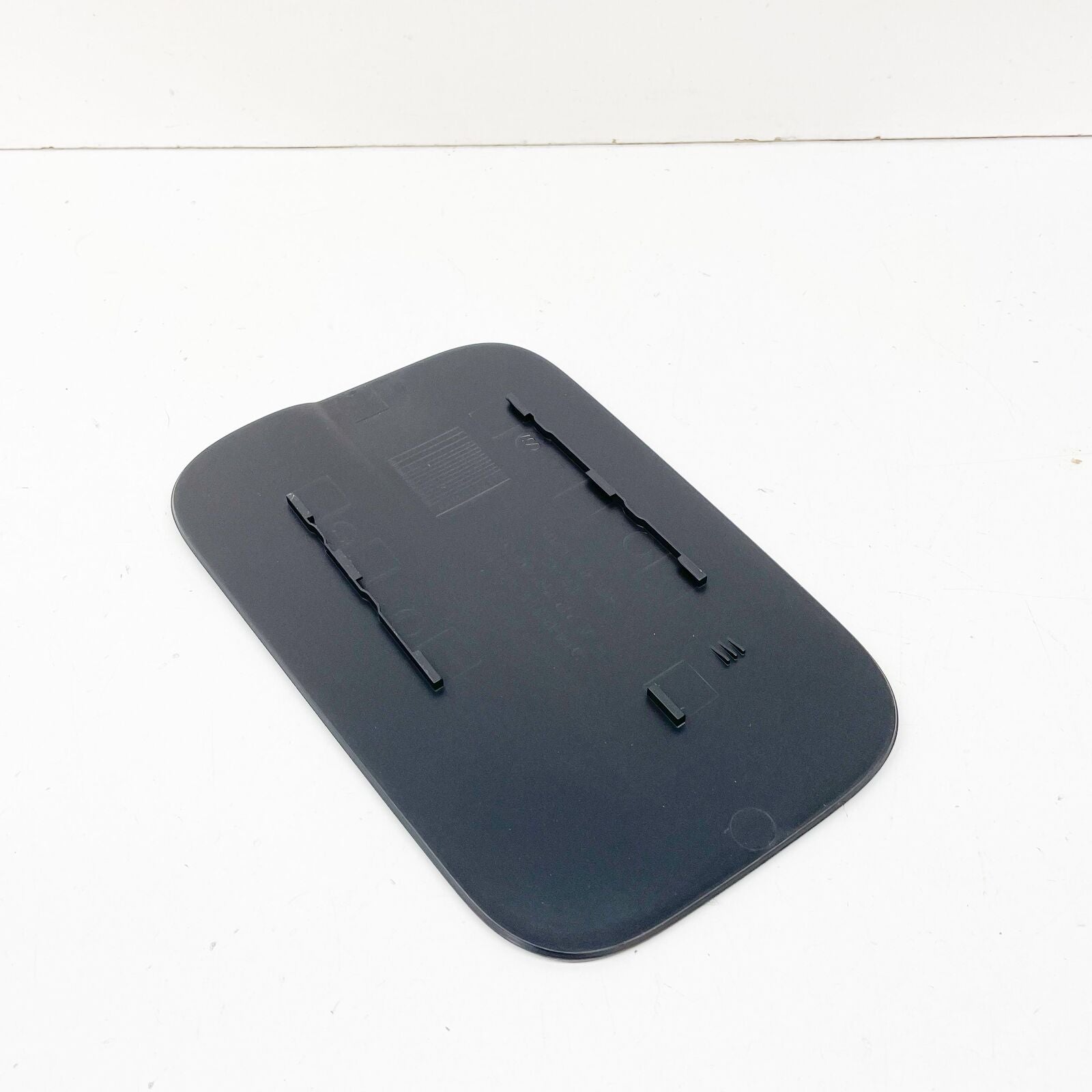 NEW MERCEDES BENZ E W212 FUEL DOOR COVER A2127570006 ORIGINAL