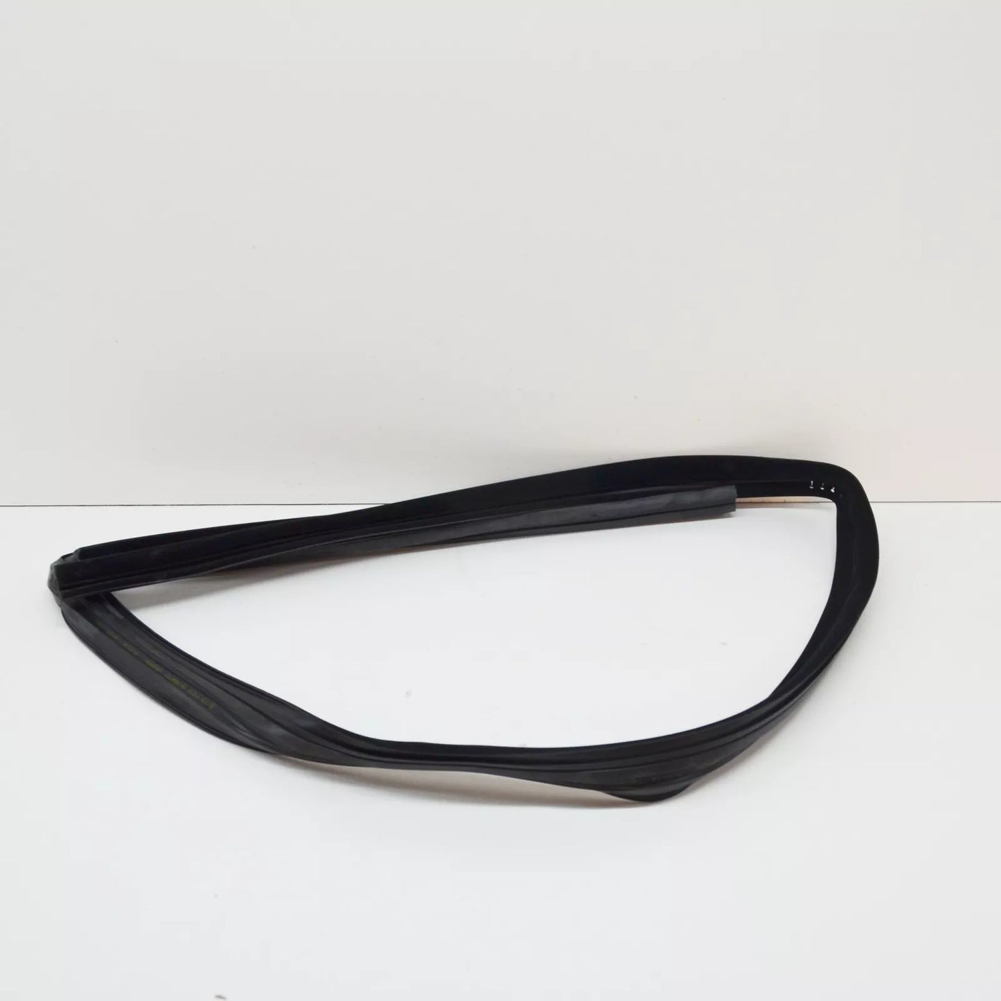 NEW MERCEDES-BENZ E W211 FRONT RIGHT DOOR WINDOW GUIDE RAIL A2117250225 ORIGINAL