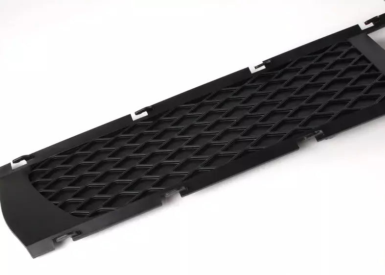 NEW BMW X3 E83 FRONT BUMPER CENTRE LOWER GRID GRILLE 51113400908 ORIGINAL