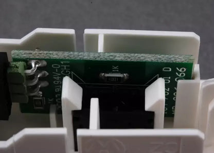 NEW VOLKSWAGEN GOLF 1K MK5 AUX IN-SOCKET 1K0035724B ORIGINAL