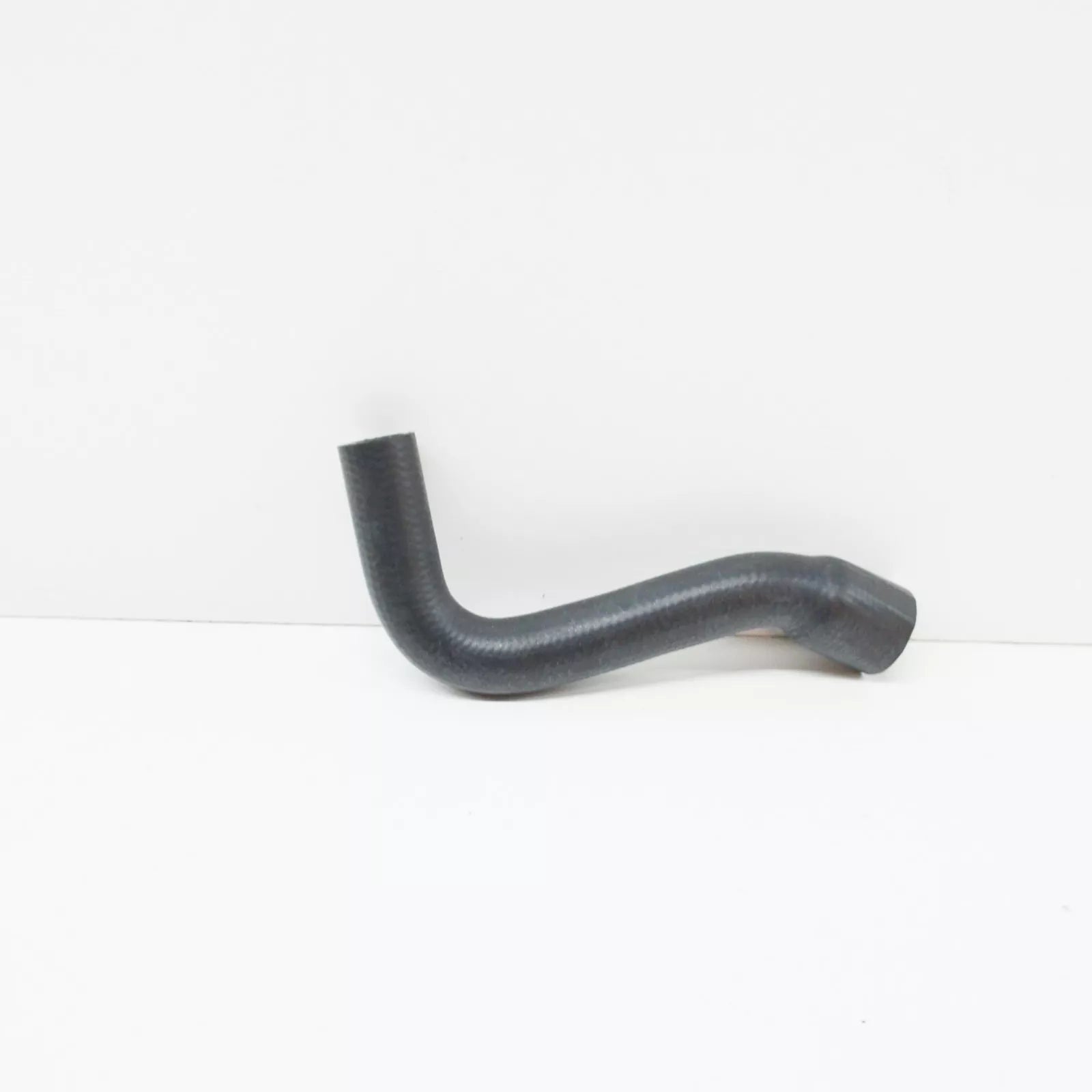NEW BMW 5 E39 3.5I HEATER HOSE 64218391013 ORIGINAL