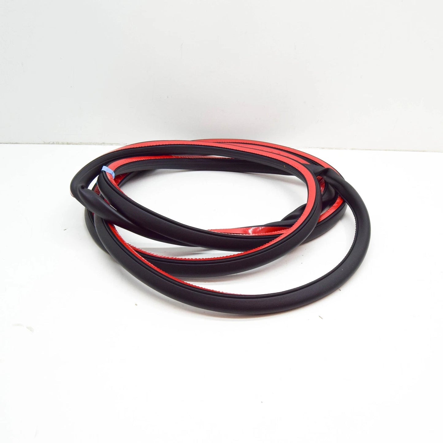 NEW VW TOUAREG CR REAR LEFT OUTER DOOR SEAL 7608397015AP ORIGINAL