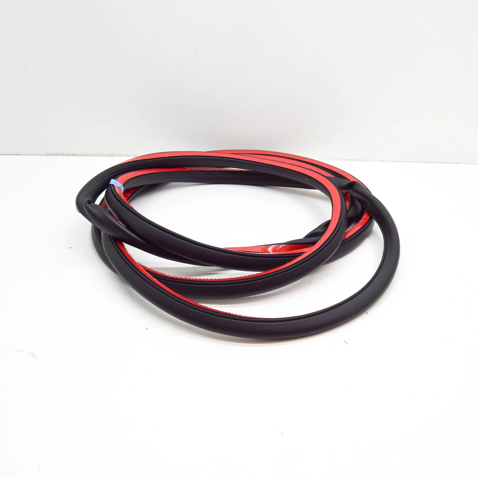 NEW VW TOUAREG CR REAR LEFT OUTER DOOR SEAL 7608397015AP ORIGINAL