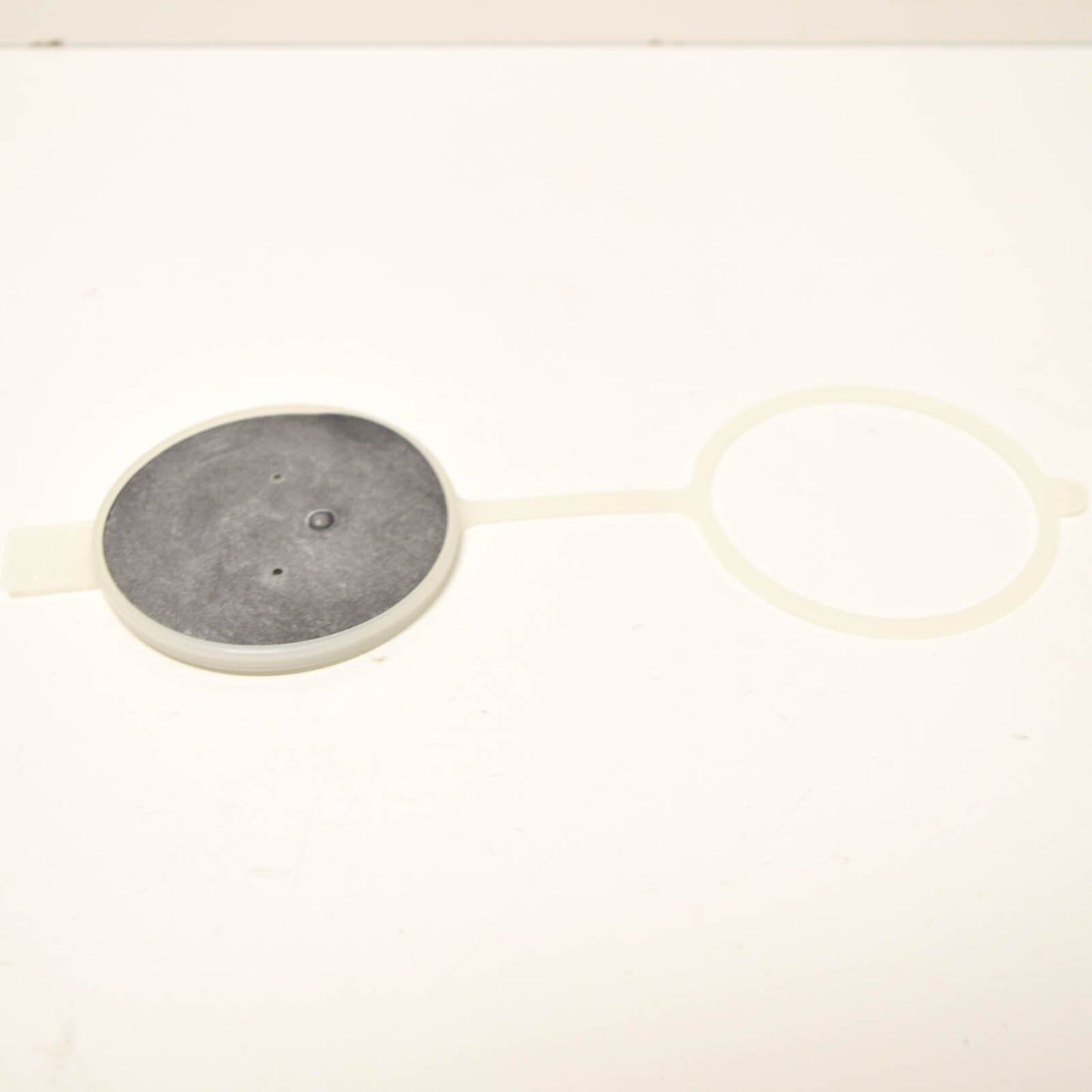 NEW MERCEDES-BENZ E W124 WASHER RESERVOIR FILLER CAP A2028609369 ORIGINAL