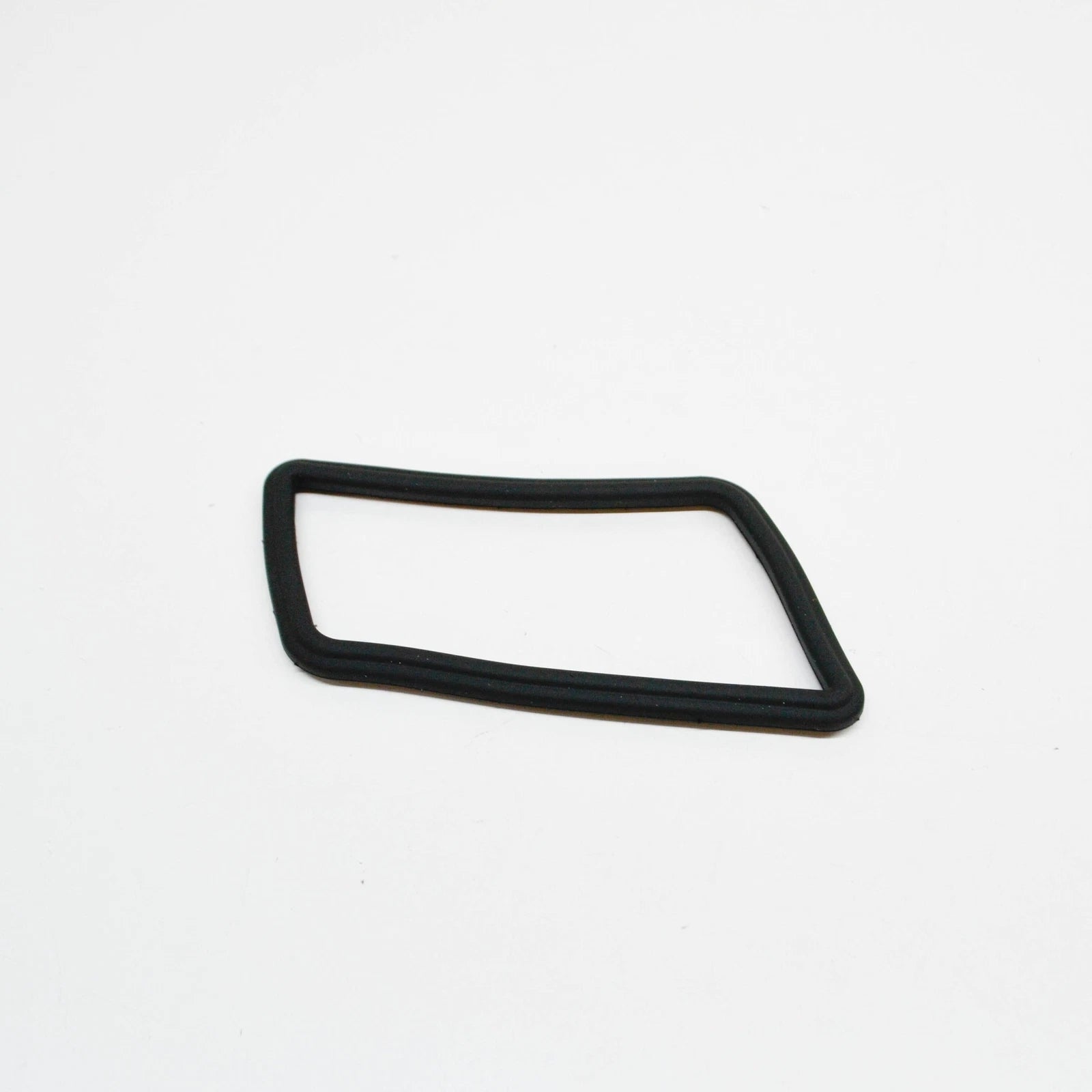 NEW BMW 2000-3.2 COUPE E9 FRONT RIGHT TURN INDICATOR BASE 63131811104 ORIGINAL