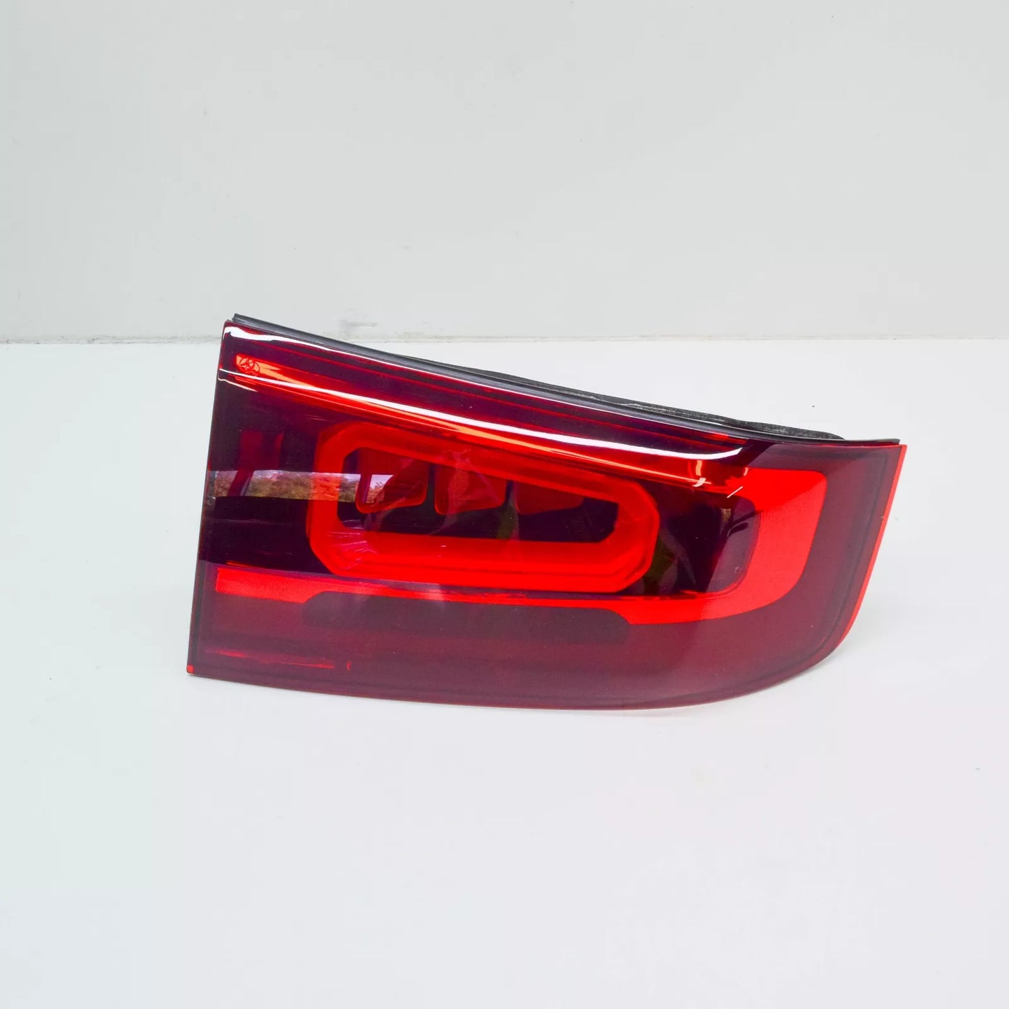 NEW MERCEDES-BENZ GLB X247 REAR LEFT SIDE INNER TAILLIGHT A2479065300 ORIGINAL