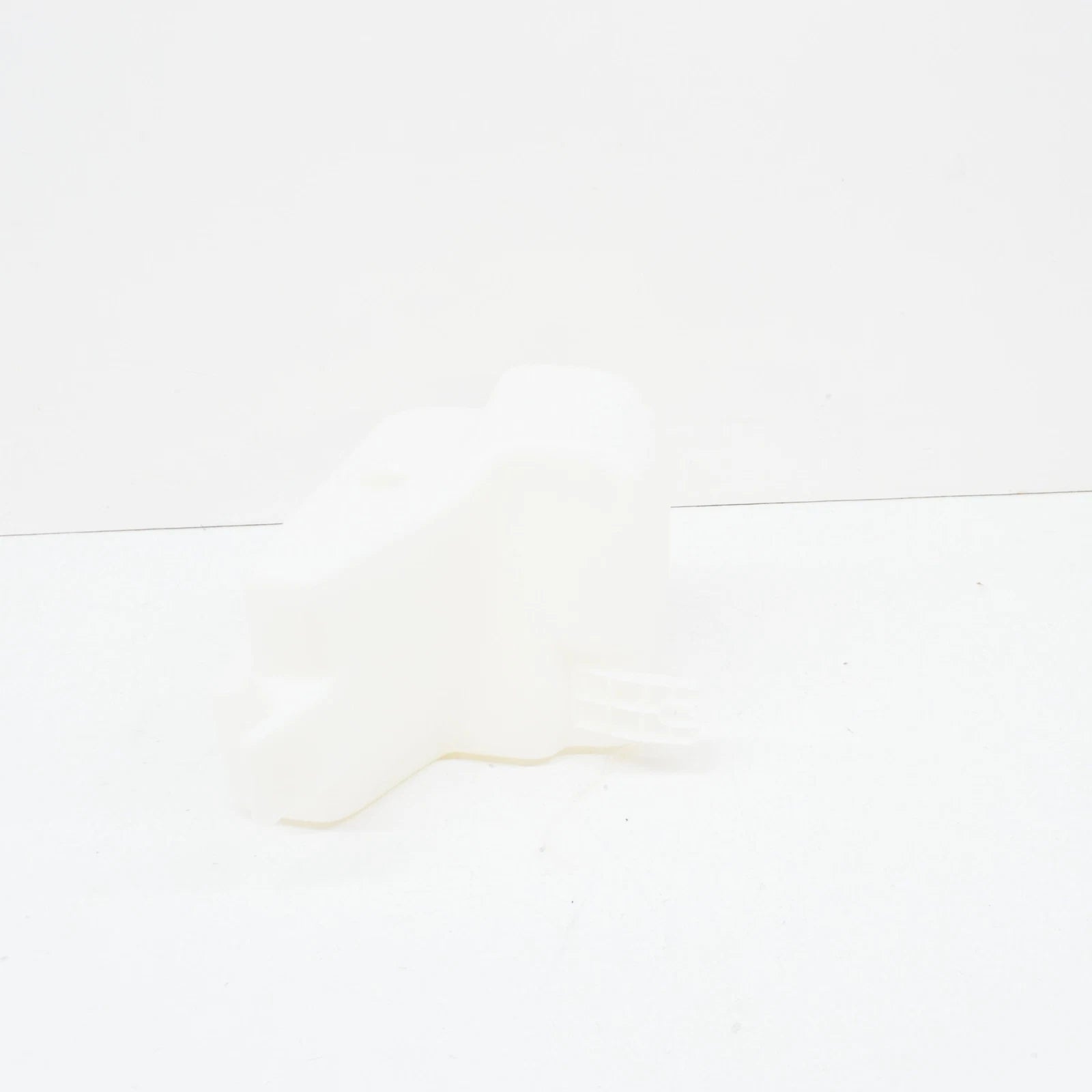 NEW BMW 7 E32 WINDSHIELD WASHER FLUID RESERVOIR 61678350931 8350931 ORIGINAL