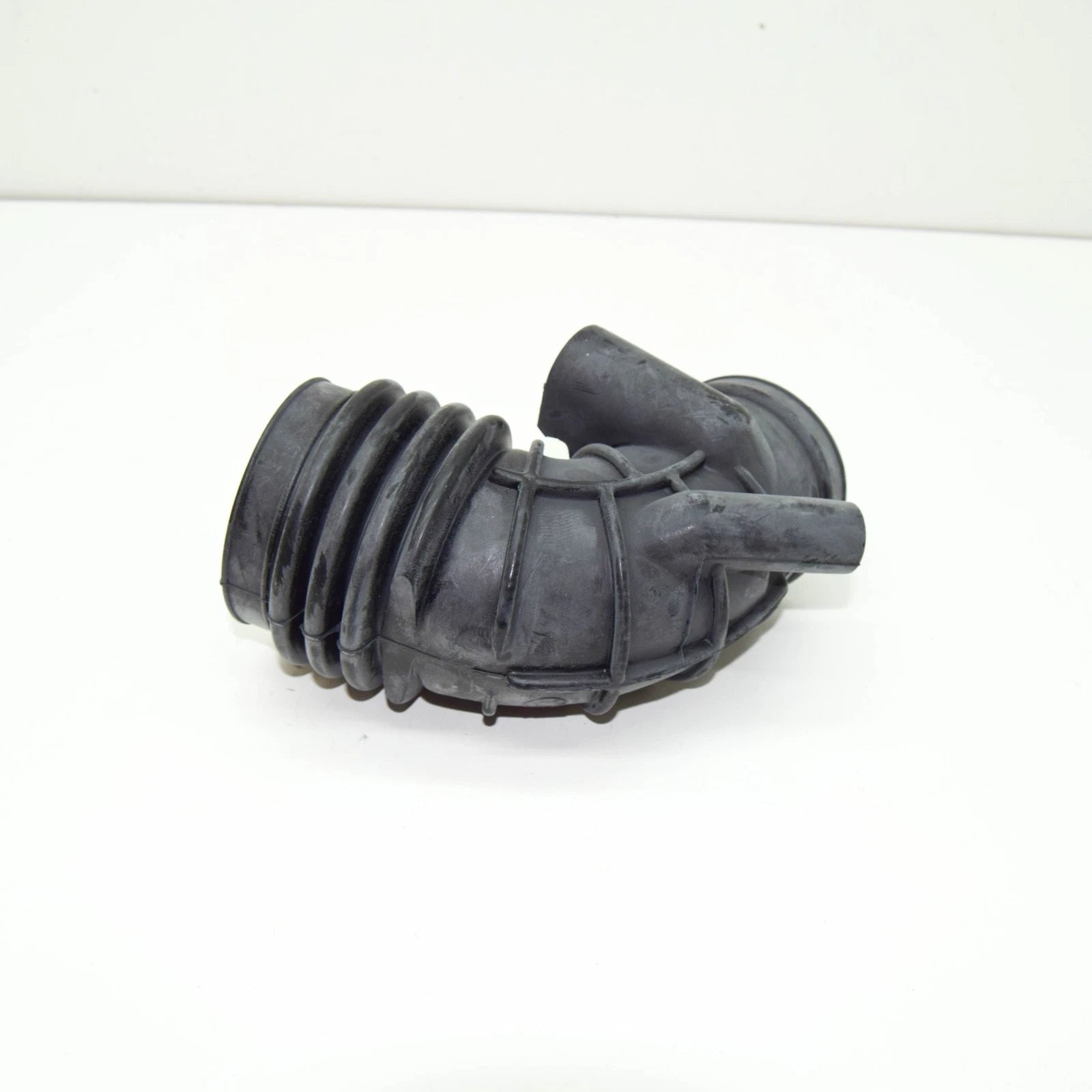 NEW BMW 3 E30 AIR BOOT PIPE HOSE 13711708834 ORIGINAL
