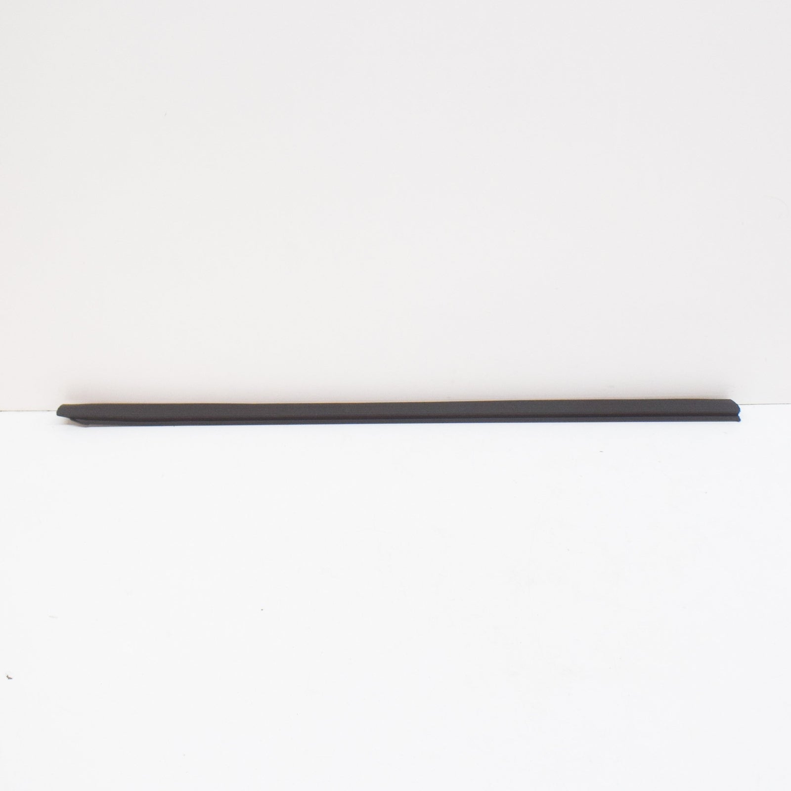 new bmw 7 e38 rear left lower door seal 51228150099 8150099 original