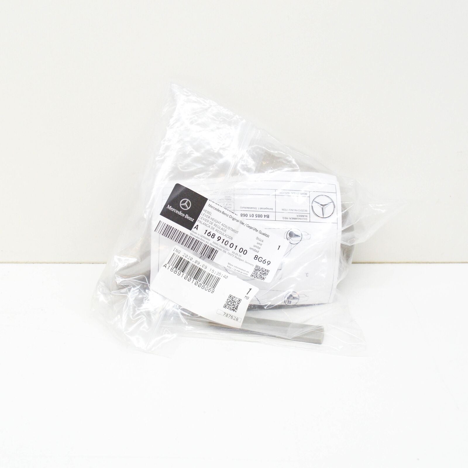 NEW MB A W168 SEAT ADJUSTER HANDLE LEVER A16891001008 G69 ORIGINAL