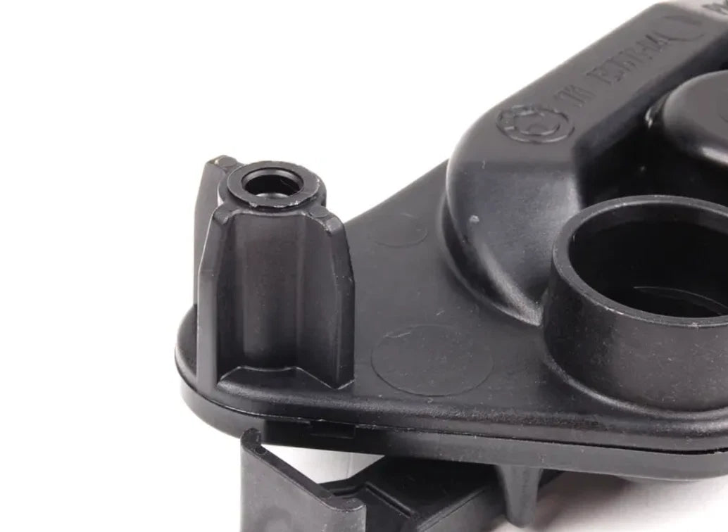 NEW BMW 7 E65, E66, E67 RADIATOR MOUNTING BRACKET 17117507973 7507973 ORIGINAL