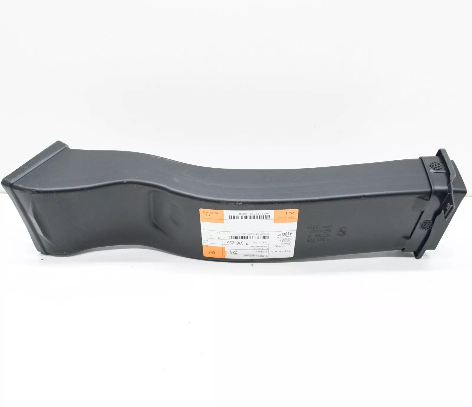 NEW BMW I8 I12 FRONT RIGHT RADIATOR SUPPORT AIR DUCT 51747336226 7336226